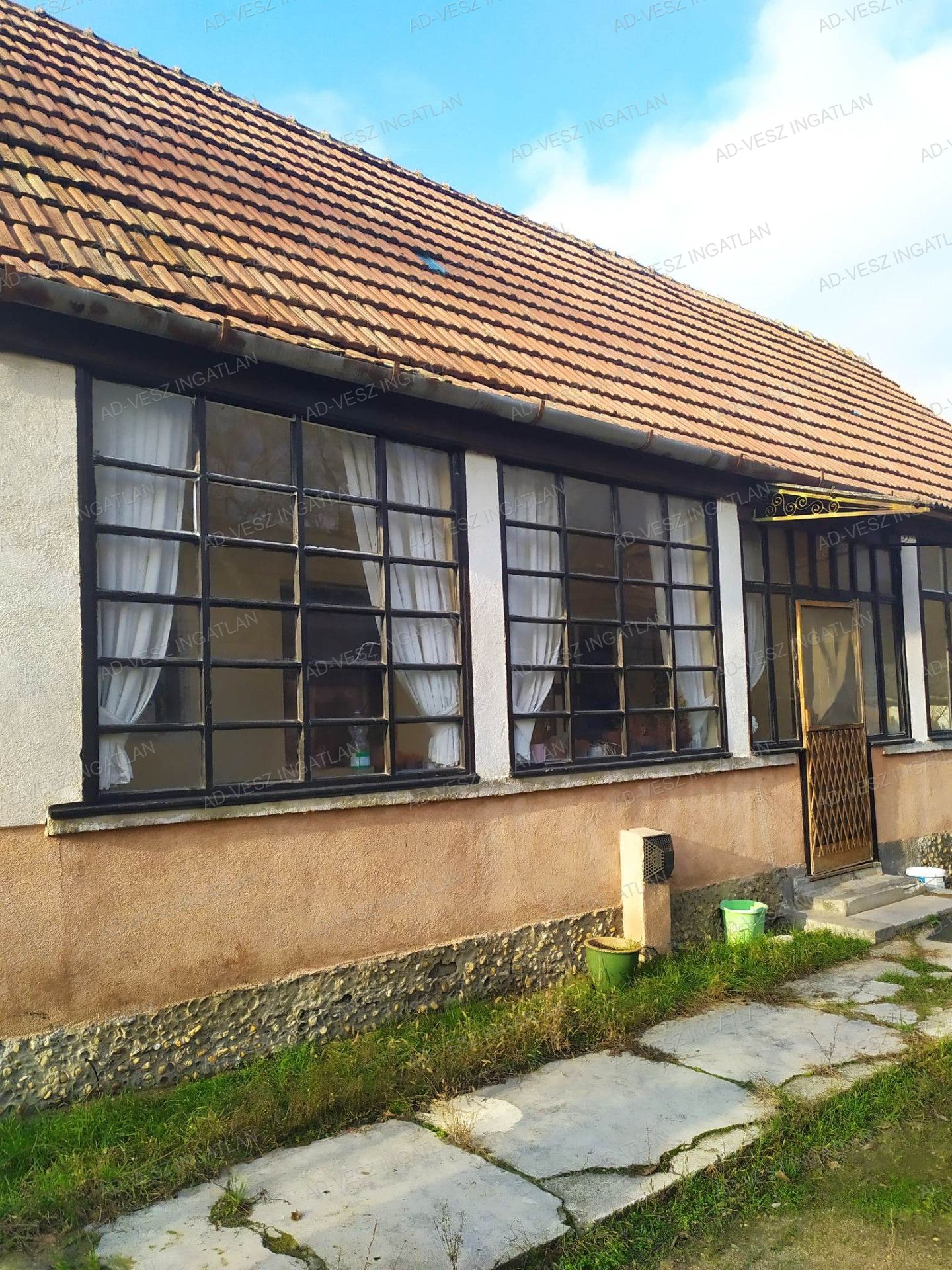 Dabas Eladó  Lakás  Dabas Eladó  Lakás Pest megye 