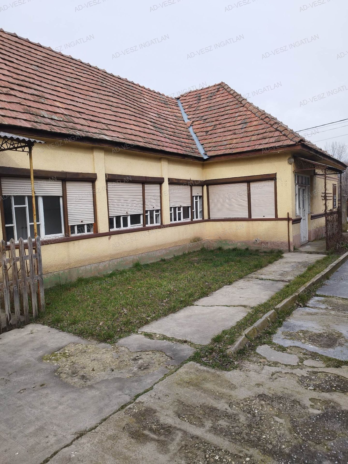 Dabas Eladó  Lakás  Dabas Eladó  Lakás Pest megye 