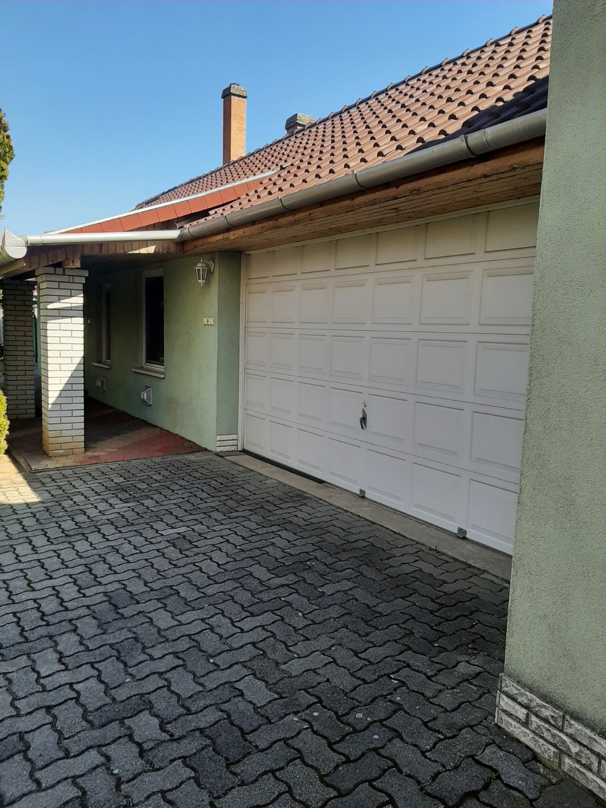 Szolnok Eladó  Családi ház  Szolnok Eladó  Családi ház Jász-Nagykun-Szolnok megye 