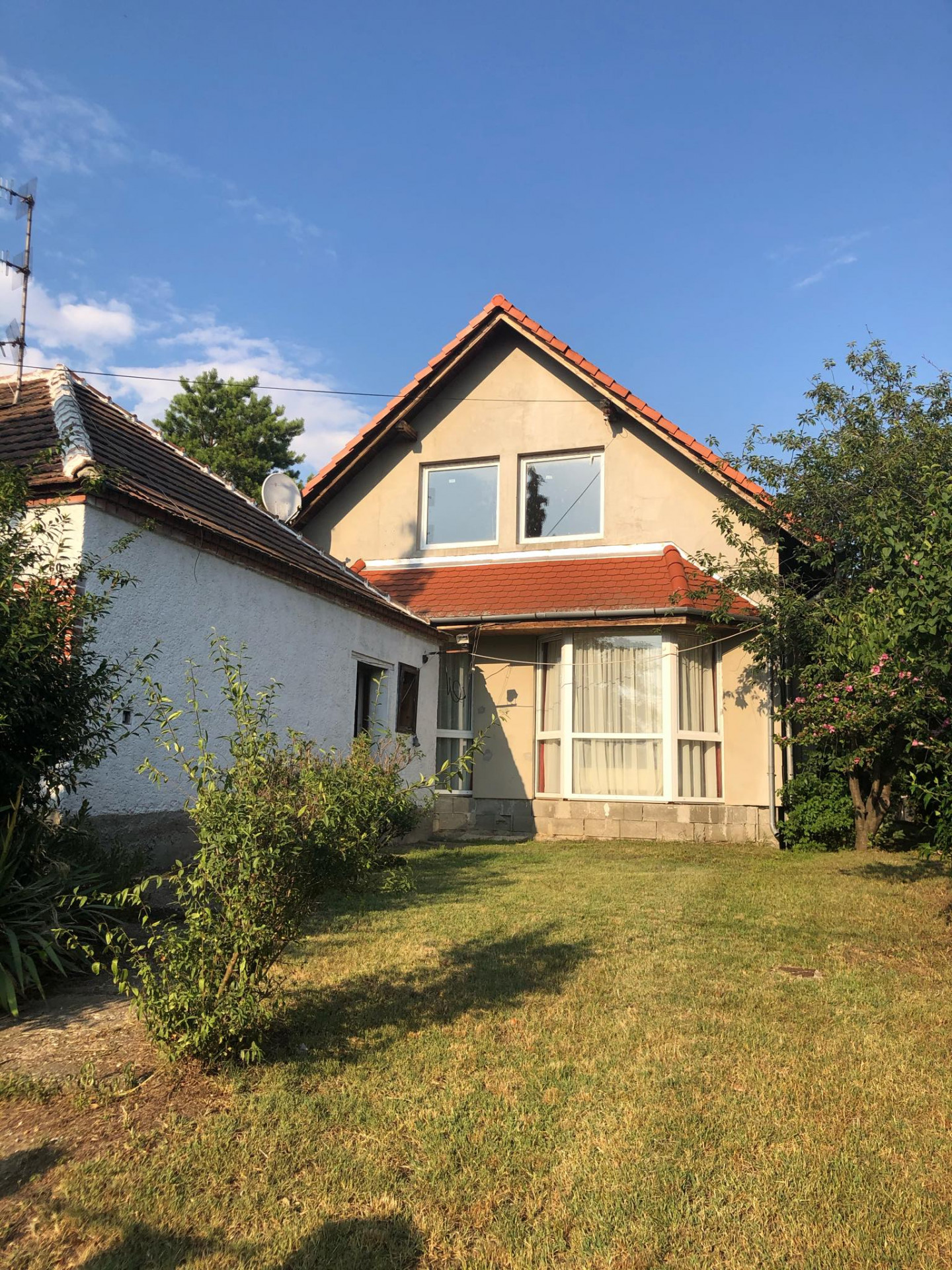 Gönyű Eladó  Családi ház  Gönyű Eladó  Családi ház  