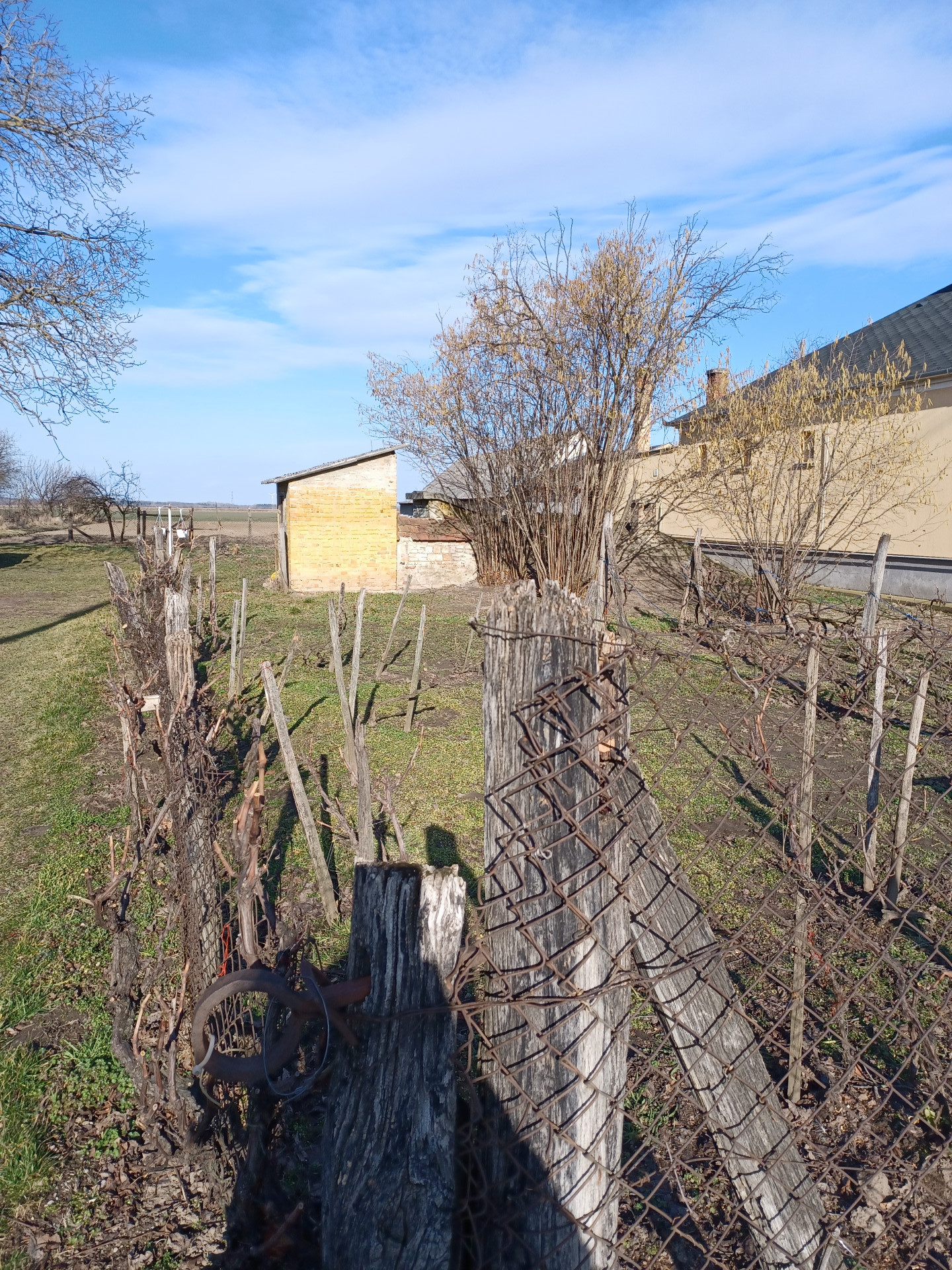 Pér Eladó  Telek/földterület  Pér Eladó  Telek/földterület Győr-Moson-Sopron megye 