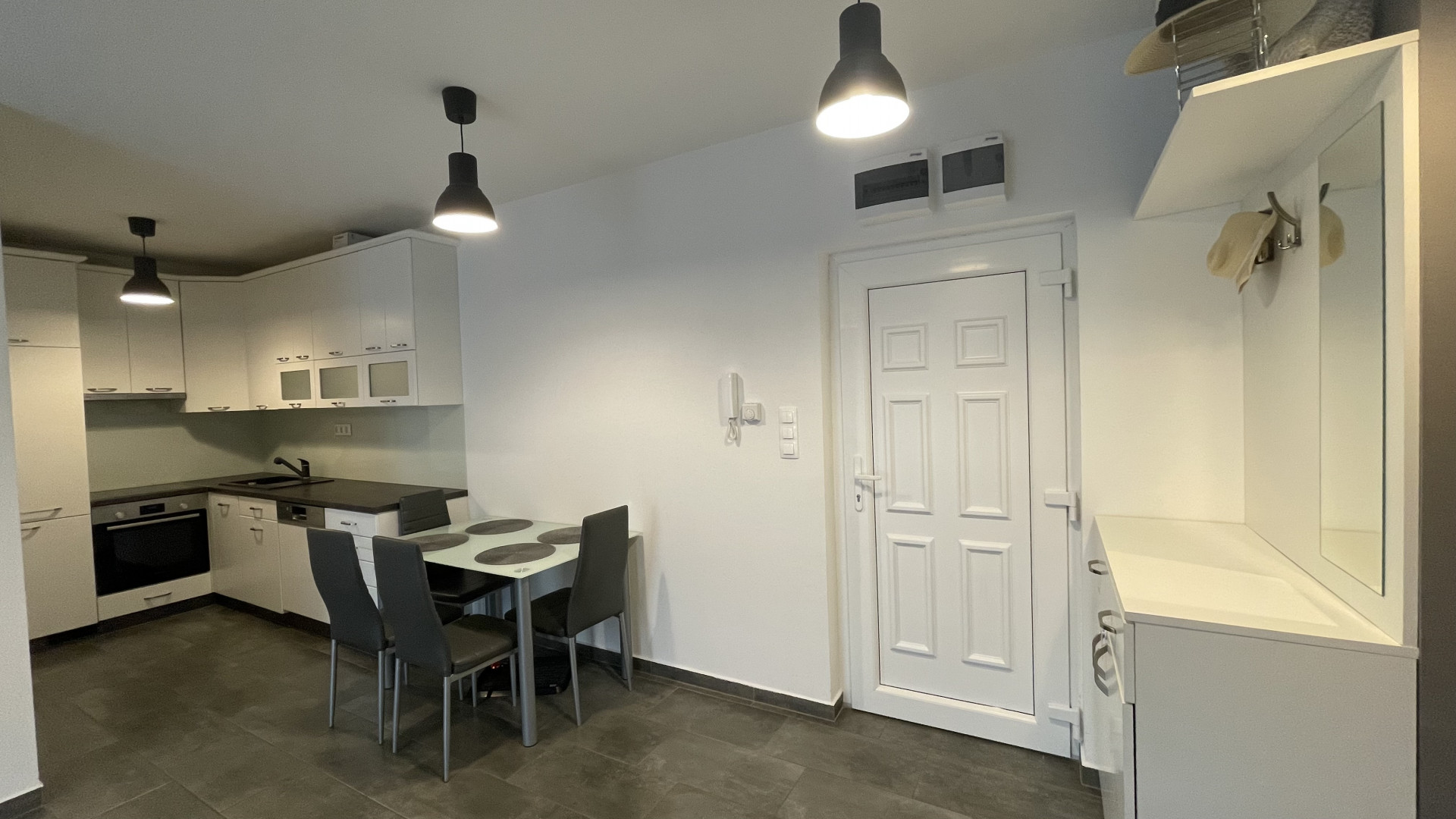 Győr Eladó  Lakás  Győr Eladó  Lakás Győr-Moson-Sopron megye 