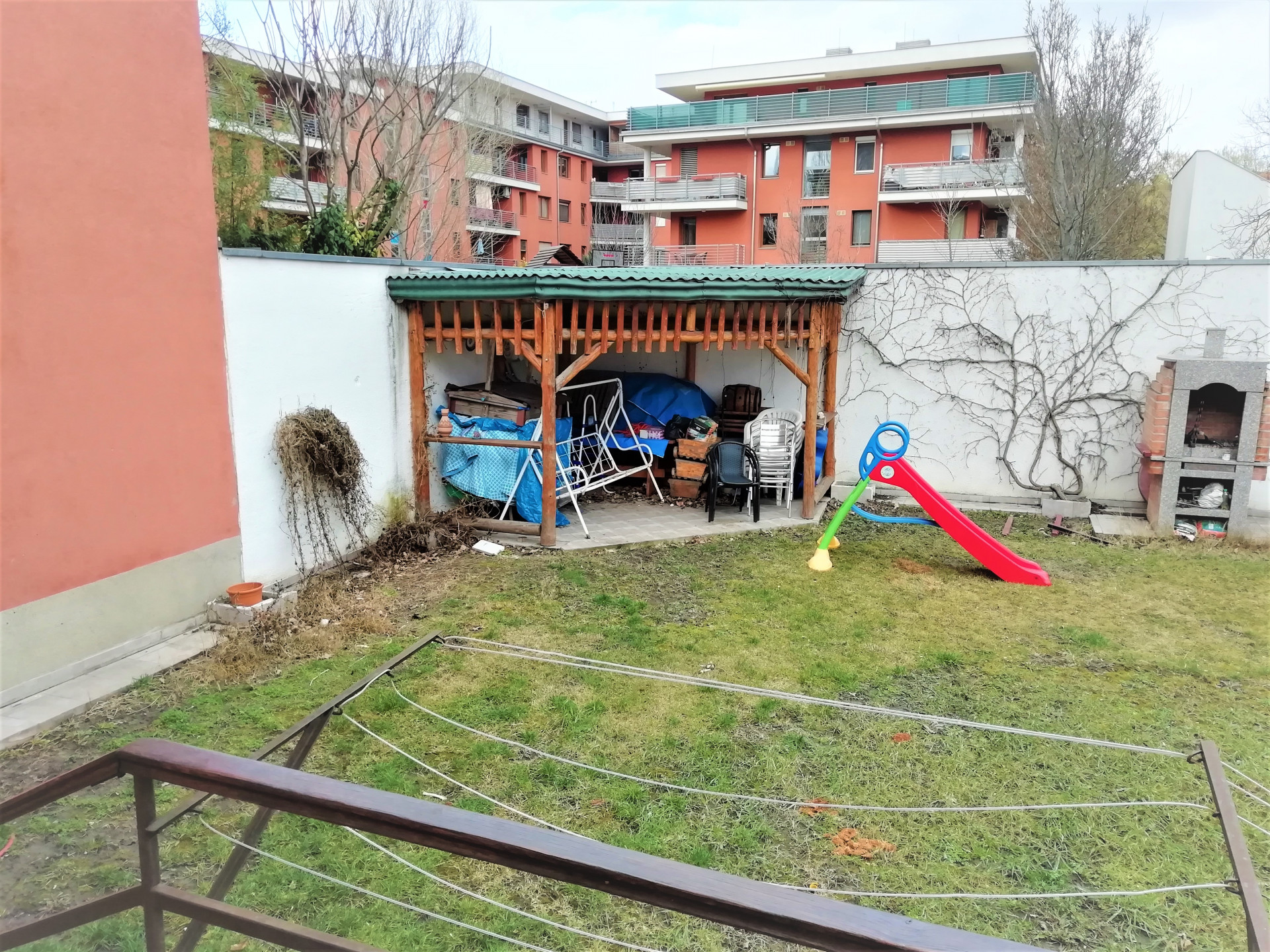 Budapest Eladó  Telek/földterület  Budapest Eladó  Telek/földterület  