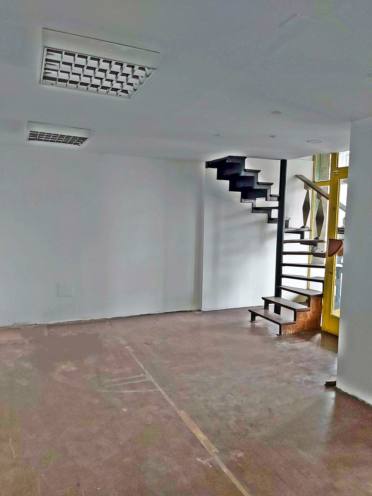 Budapest Kiadó Iroda/üzlethelység 