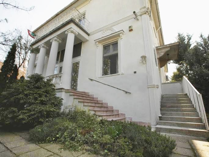 Budapest Eladó  Családi ház  Budapest Eladó  Családi ház  