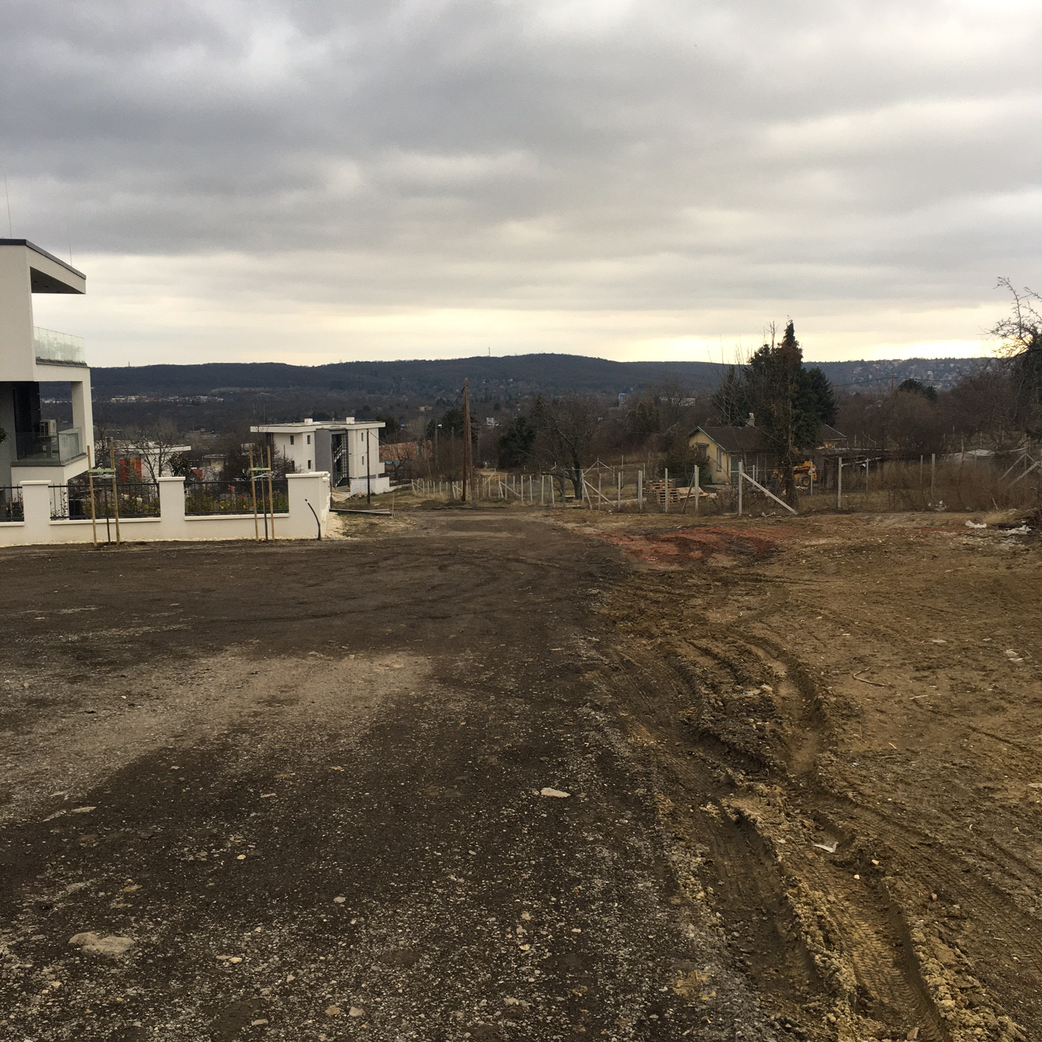 Budapest Eladó  Telek/földterület  Budapest Eladó  Telek/földterület  