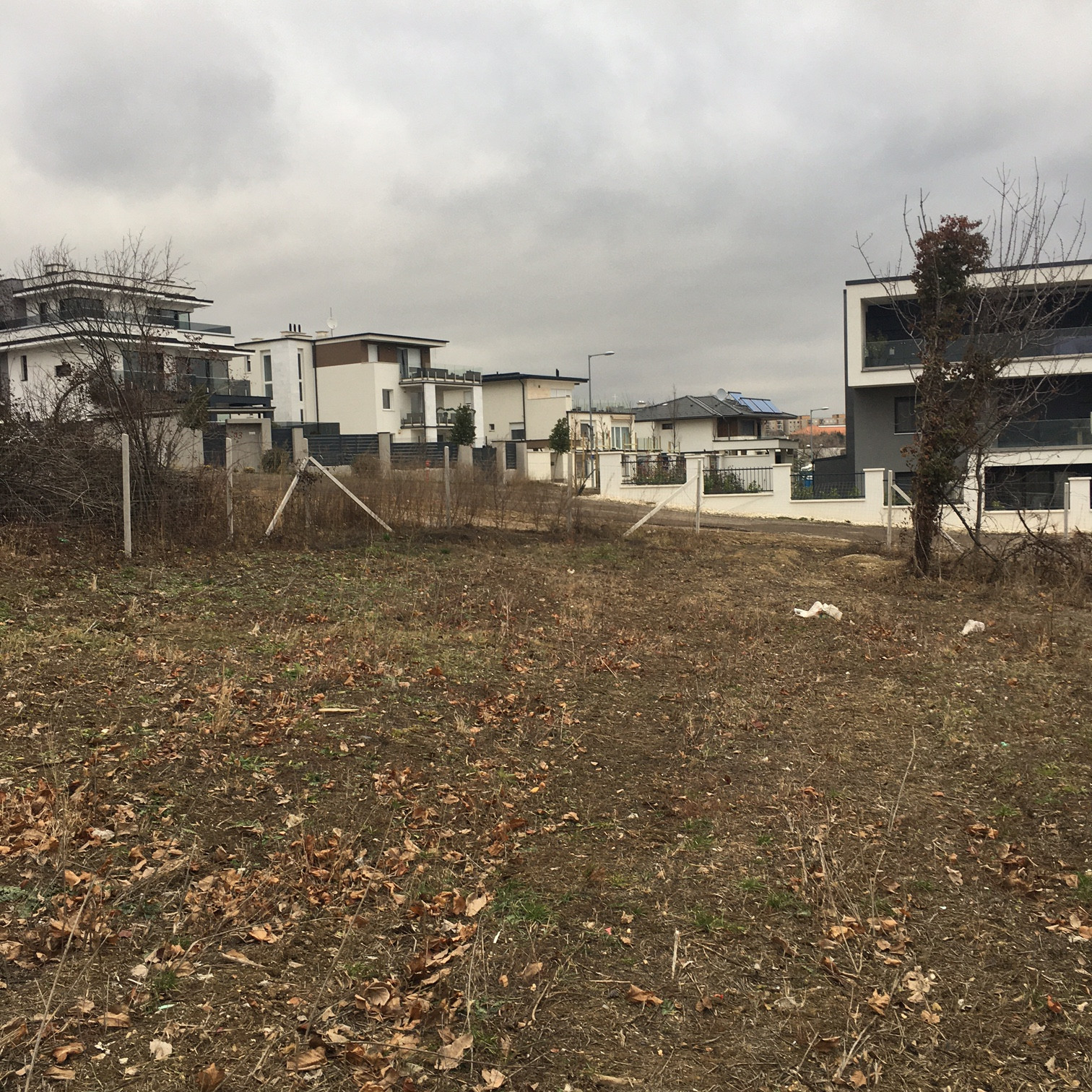 Budapest Eladó  Telek/földterület  Budapest Eladó  Telek/földterület  