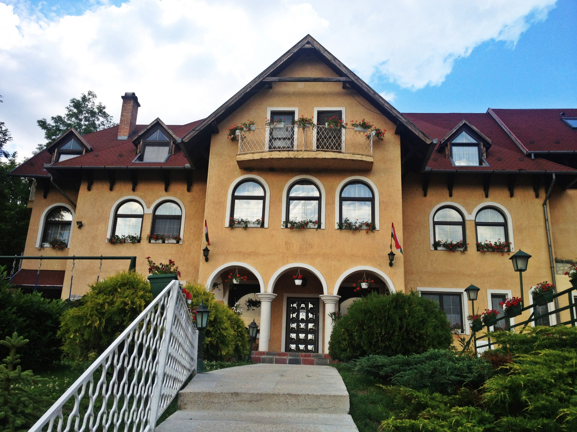 Domony Eladó  Családi ház  Domony Eladó  Családi ház Pest megye 