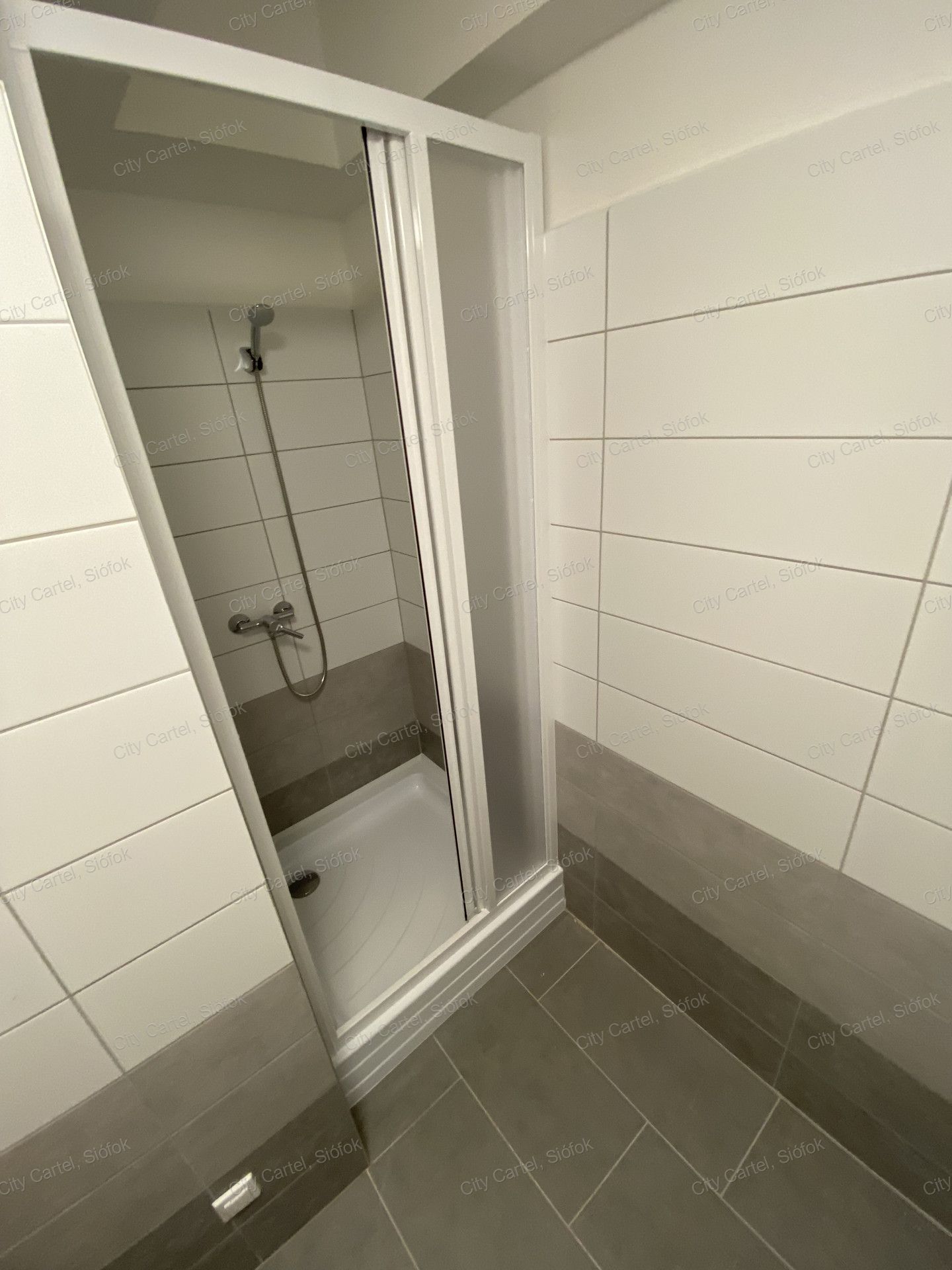 Zamárdi Eladó  Lakás  Zamárdi Eladó  Lakás Somogy megye 