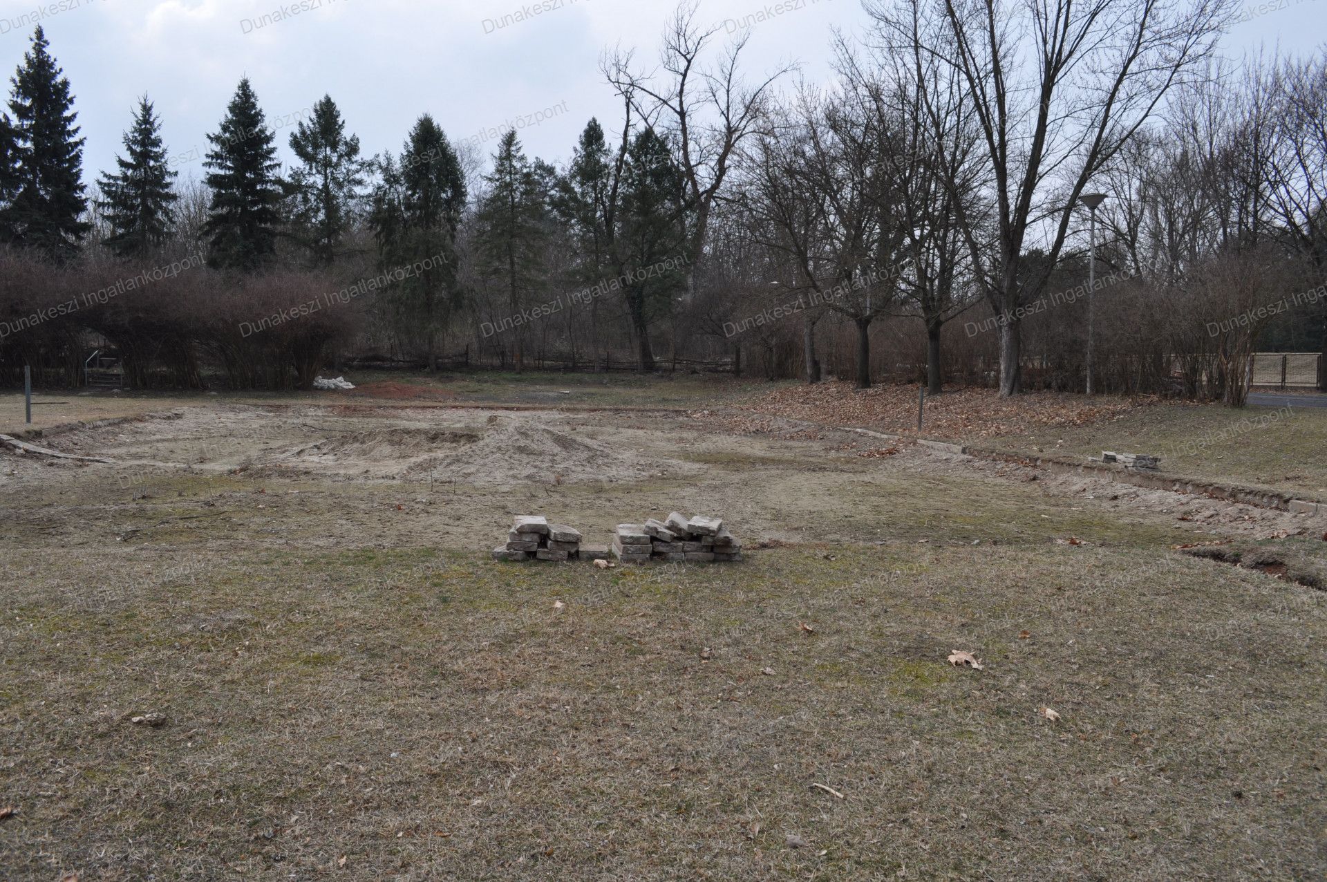 Szigetmonostor Eladó  Telek/földterület  Szigetmonostor Eladó  Telek/földterület Pest megye 