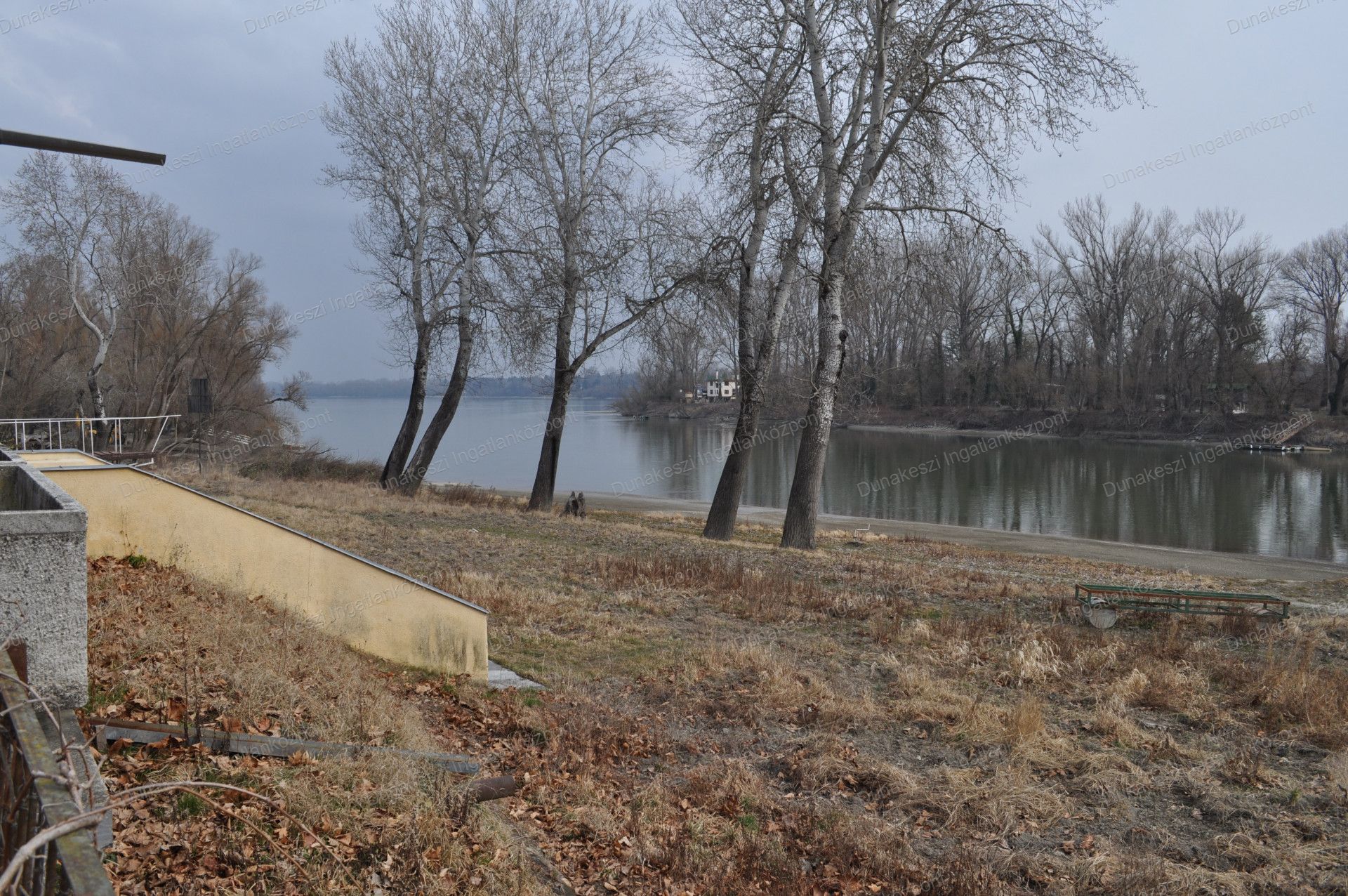 Szigetmonostor Eladó  Telek/földterület  Szigetmonostor Eladó  Telek/földterület Pest megye 