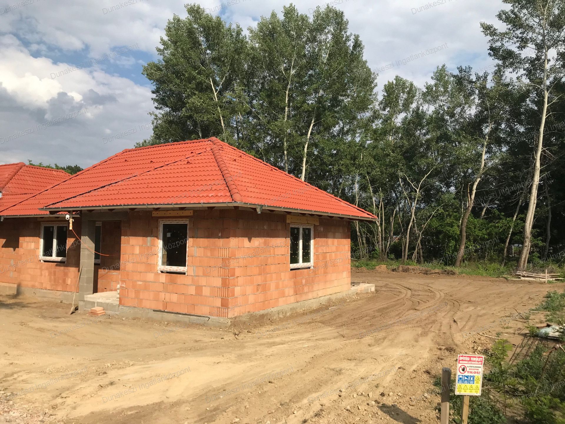 Őrbottyán Eladó  Családi ház  Őrbottyán Eladó  Családi ház  