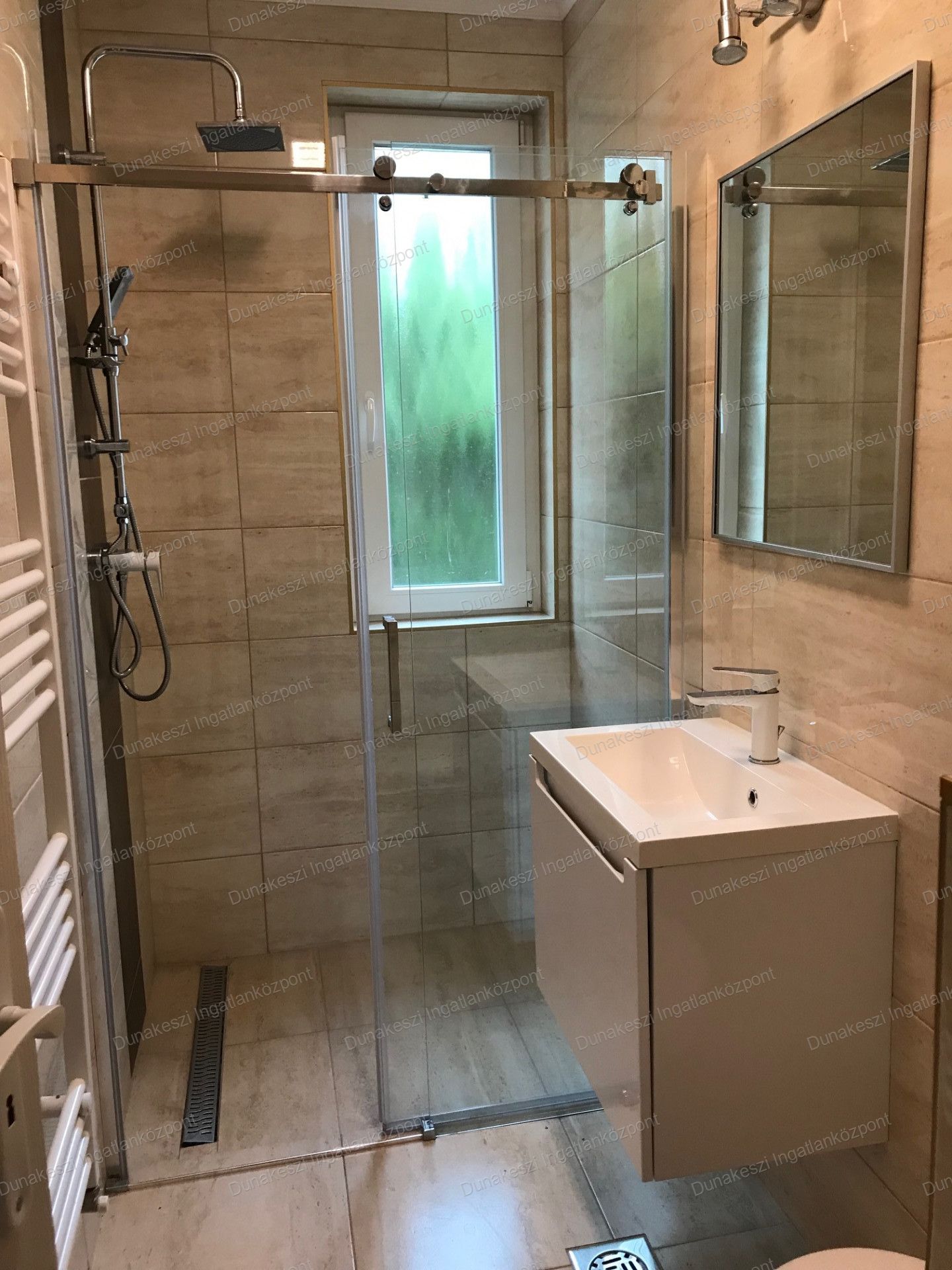 Budapest Eladó  Családi ház  Budapest Eladó  Családi ház  