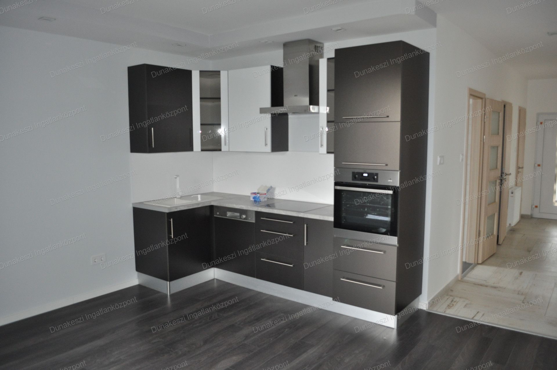 Budapest Eladó  Családi ház  Budapest Eladó  Családi ház  