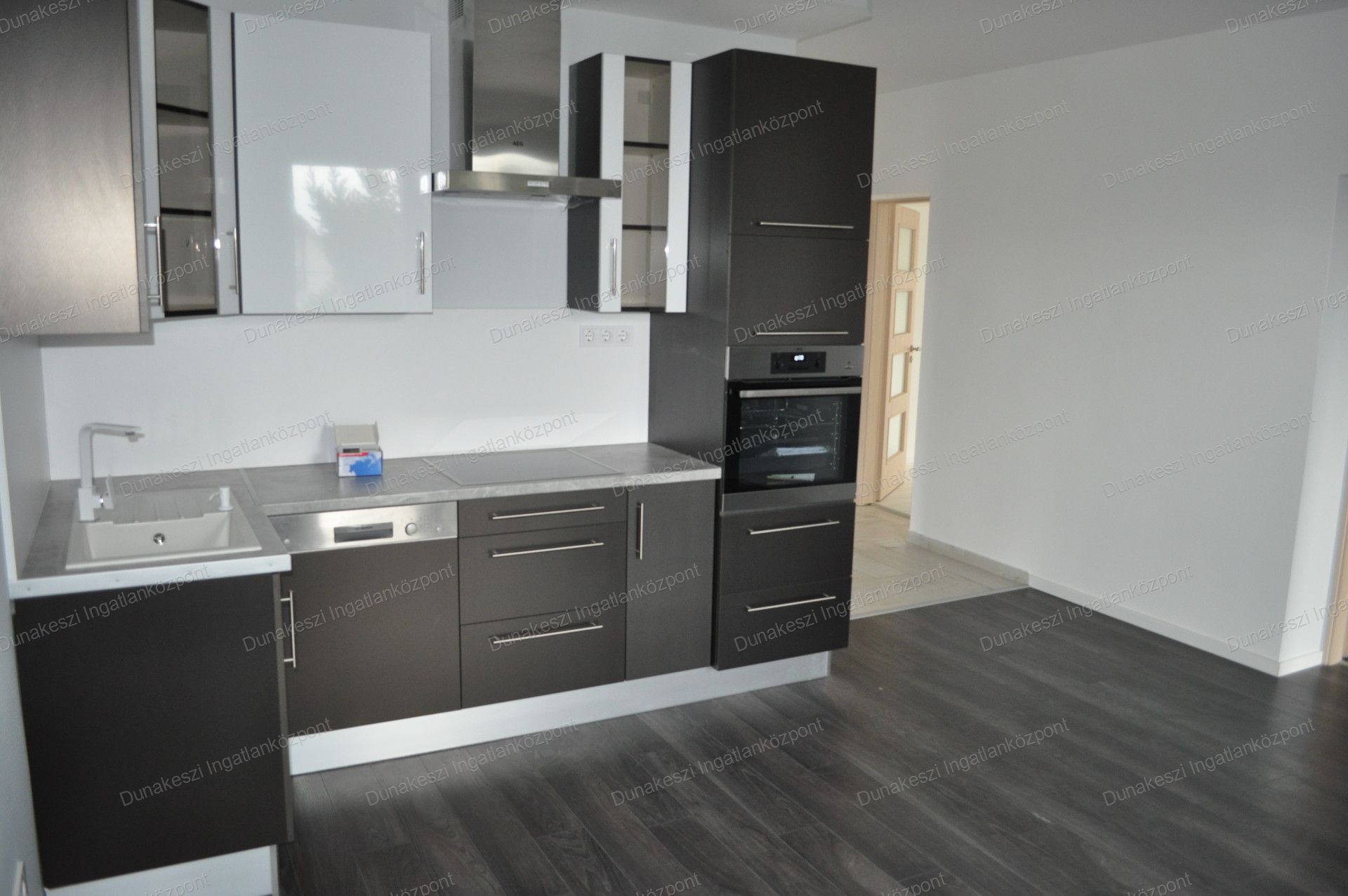 Budapest Eladó  Családi ház  Budapest Eladó  Családi ház  