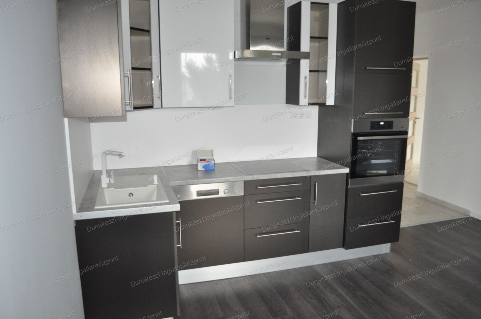 Budapest Eladó  Családi ház  Budapest Eladó  Családi ház  