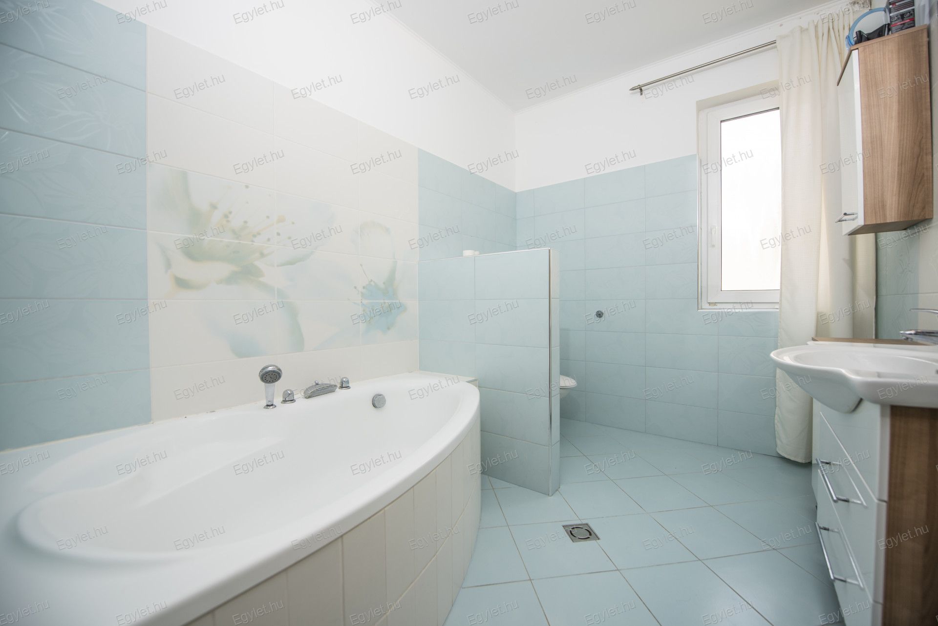 Nagykovácsi Eladó  Lakás  Nagykovácsi Eladó  Lakás Pest megye 