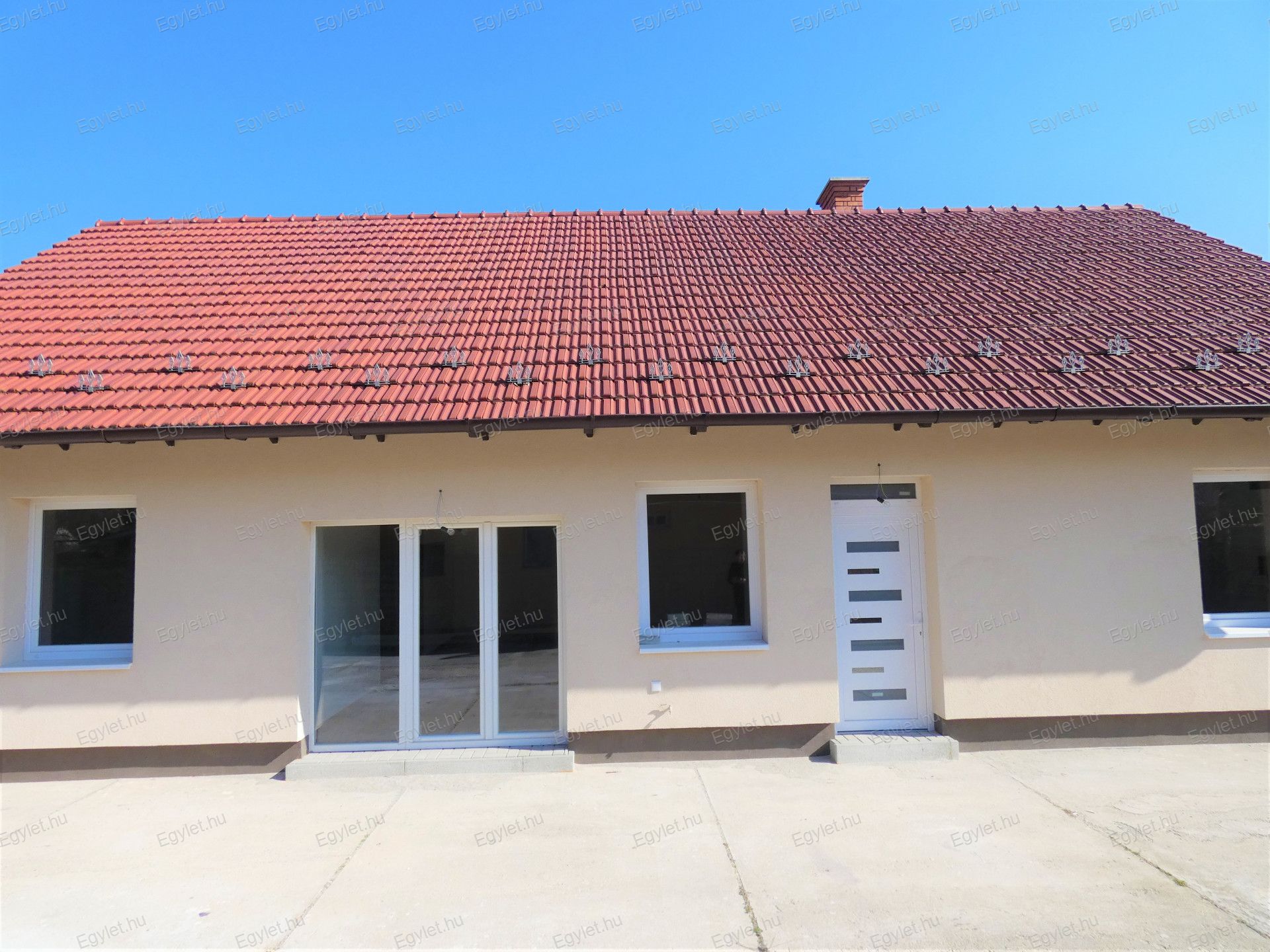 Budapest Eladó  Családi ház  Budapest Eladó  Családi ház  