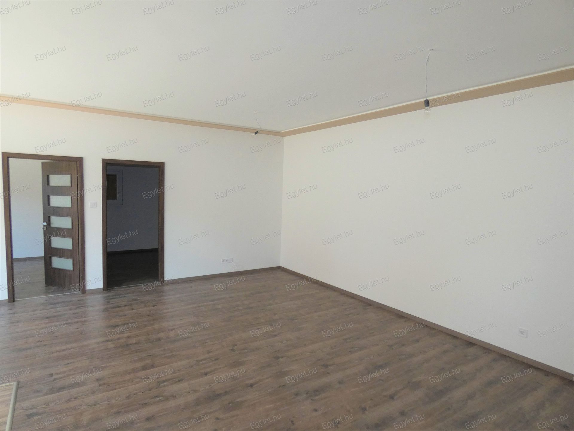 Budapest Eladó  Családi ház  Budapest Eladó  Családi ház  