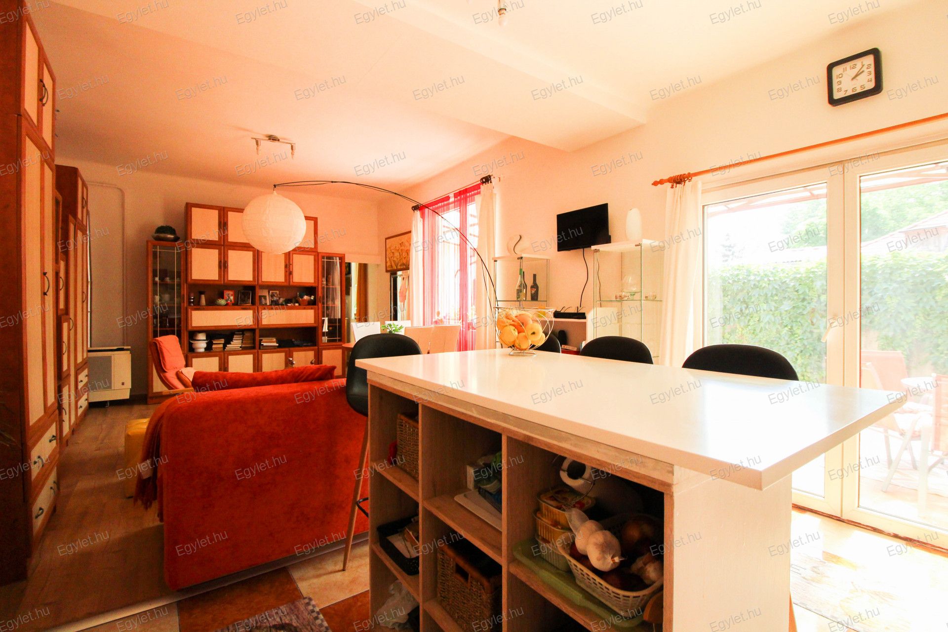 Budapest Eladó  Családi ház  Budapest Eladó  Családi ház  