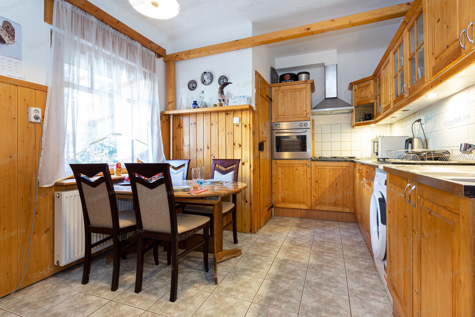 Budapest Eladó  Családi ház  Budapest Eladó  Családi ház  