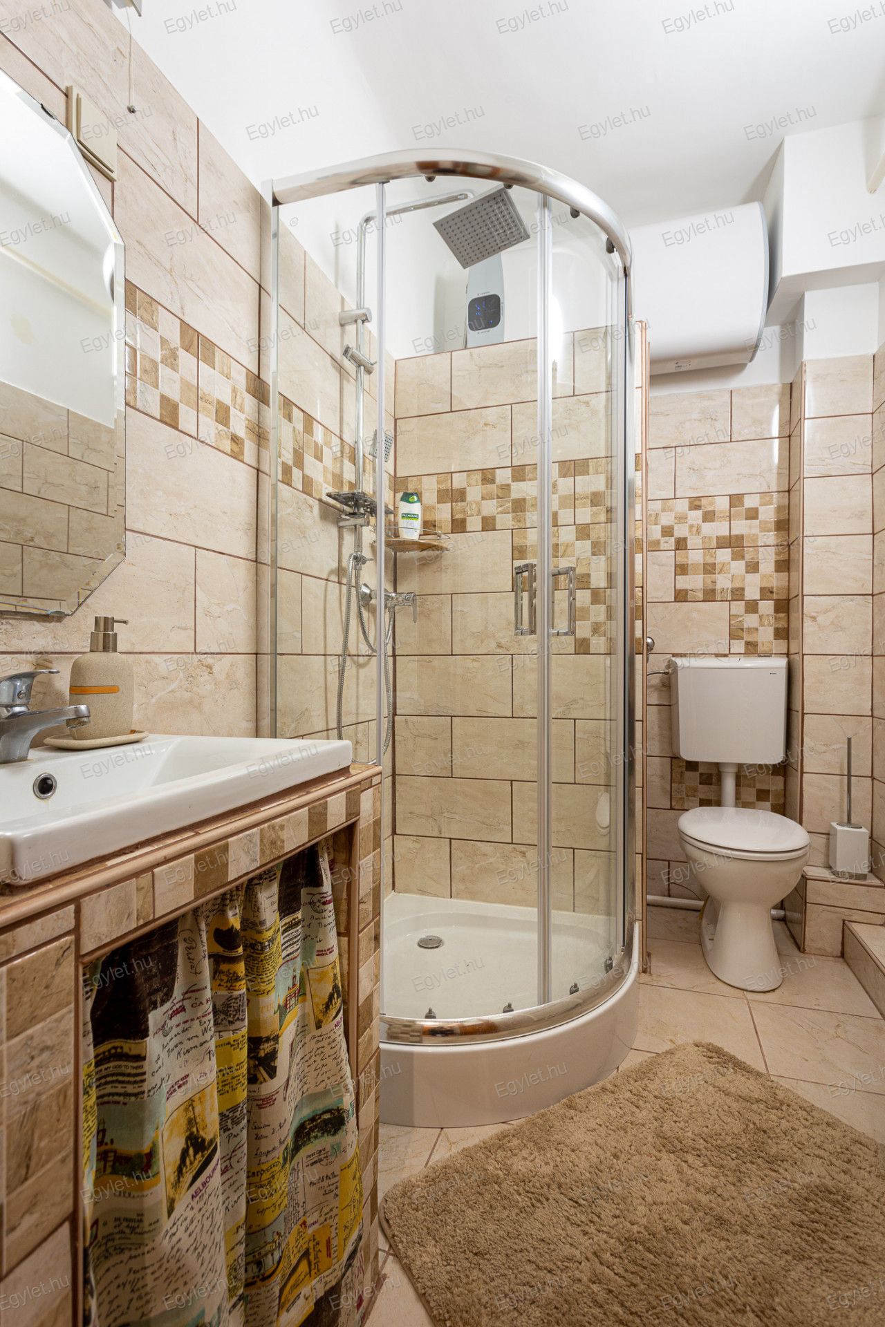 Budapest Eladó  Családi ház  Budapest Eladó  Családi ház  