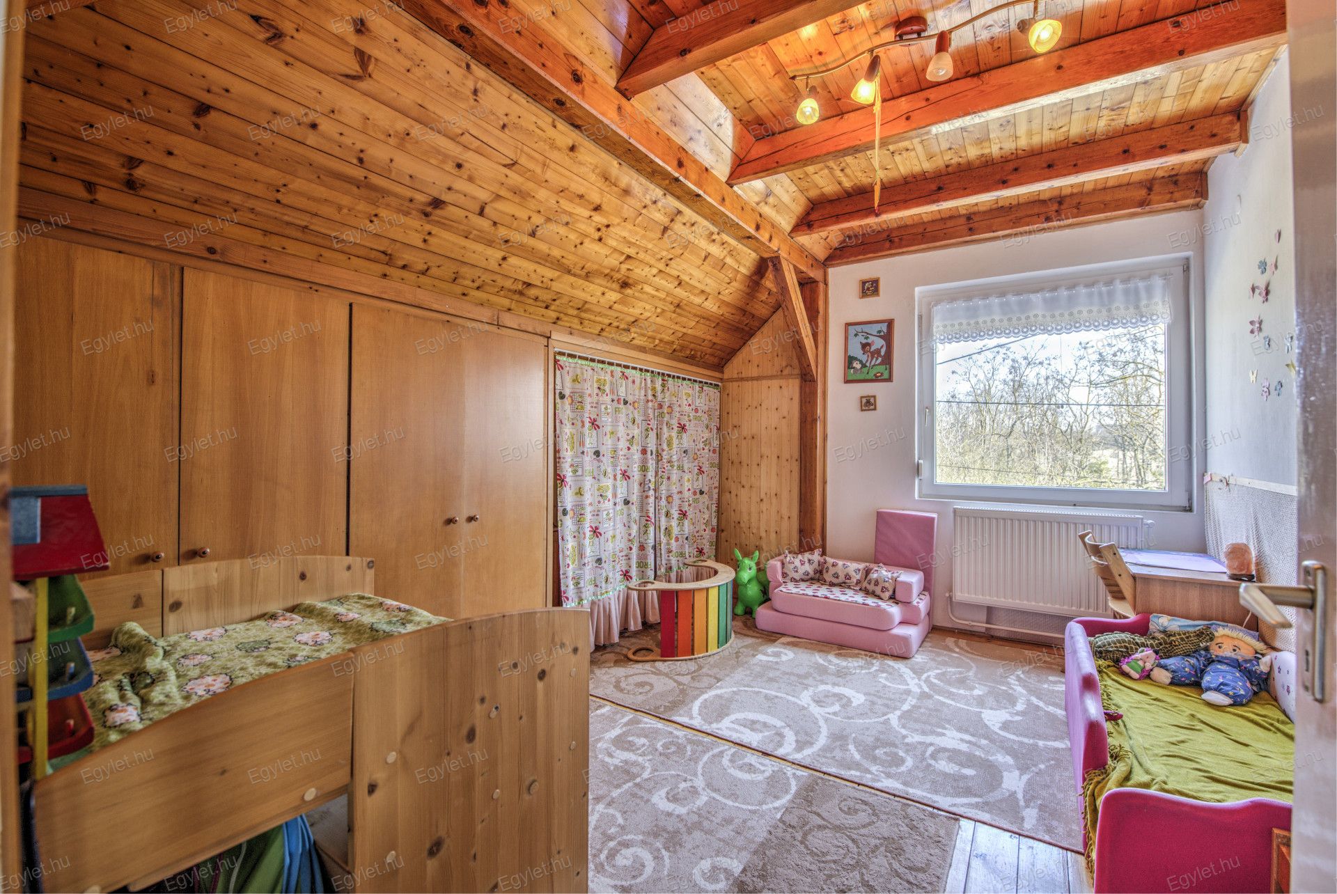 Komárom Eladó  Családi ház  Komárom Eladó  Családi ház Komárom-Esztergom megye 