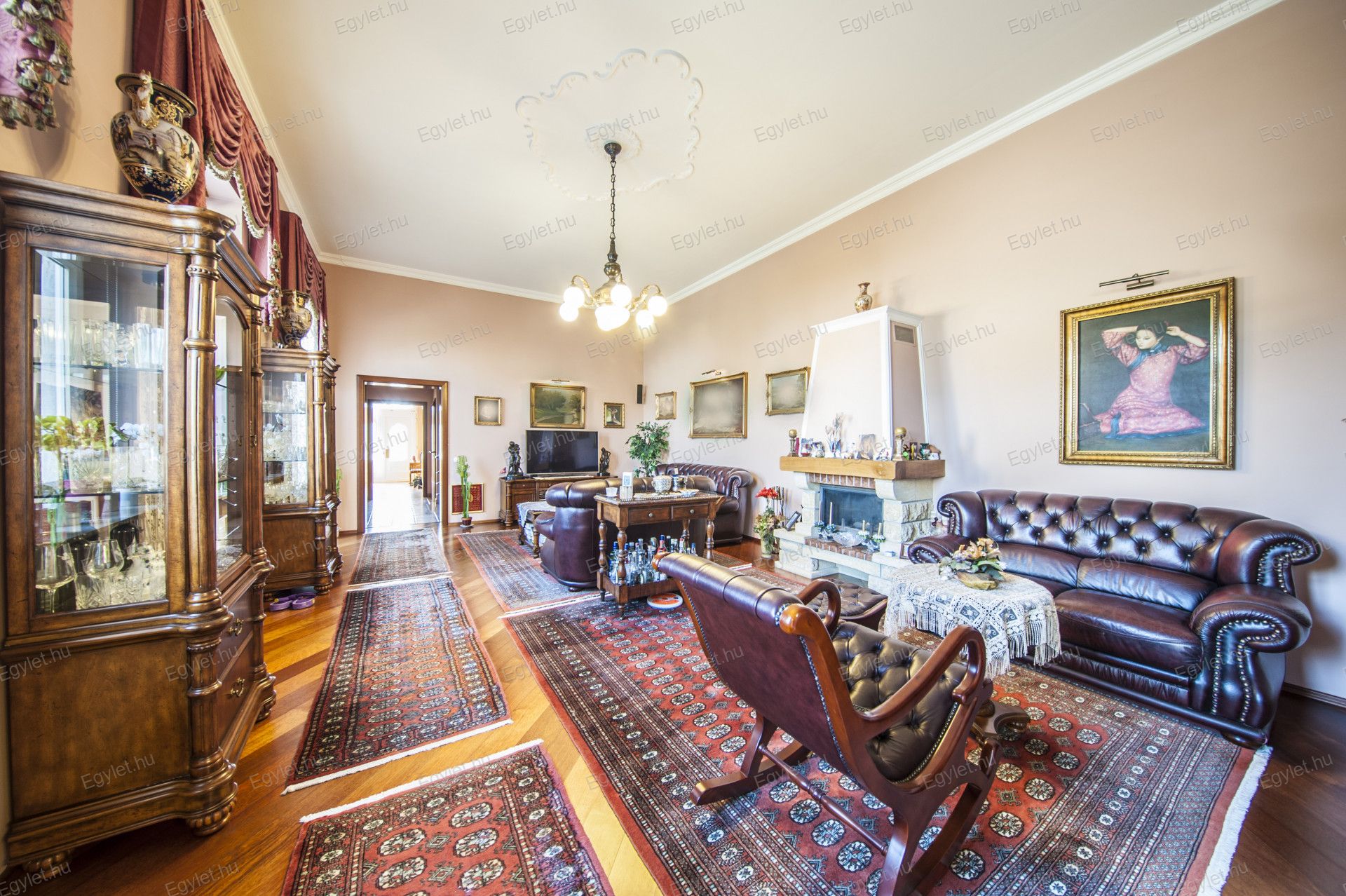 Budapest Eladó  Családi ház  Budapest Eladó  Családi ház  