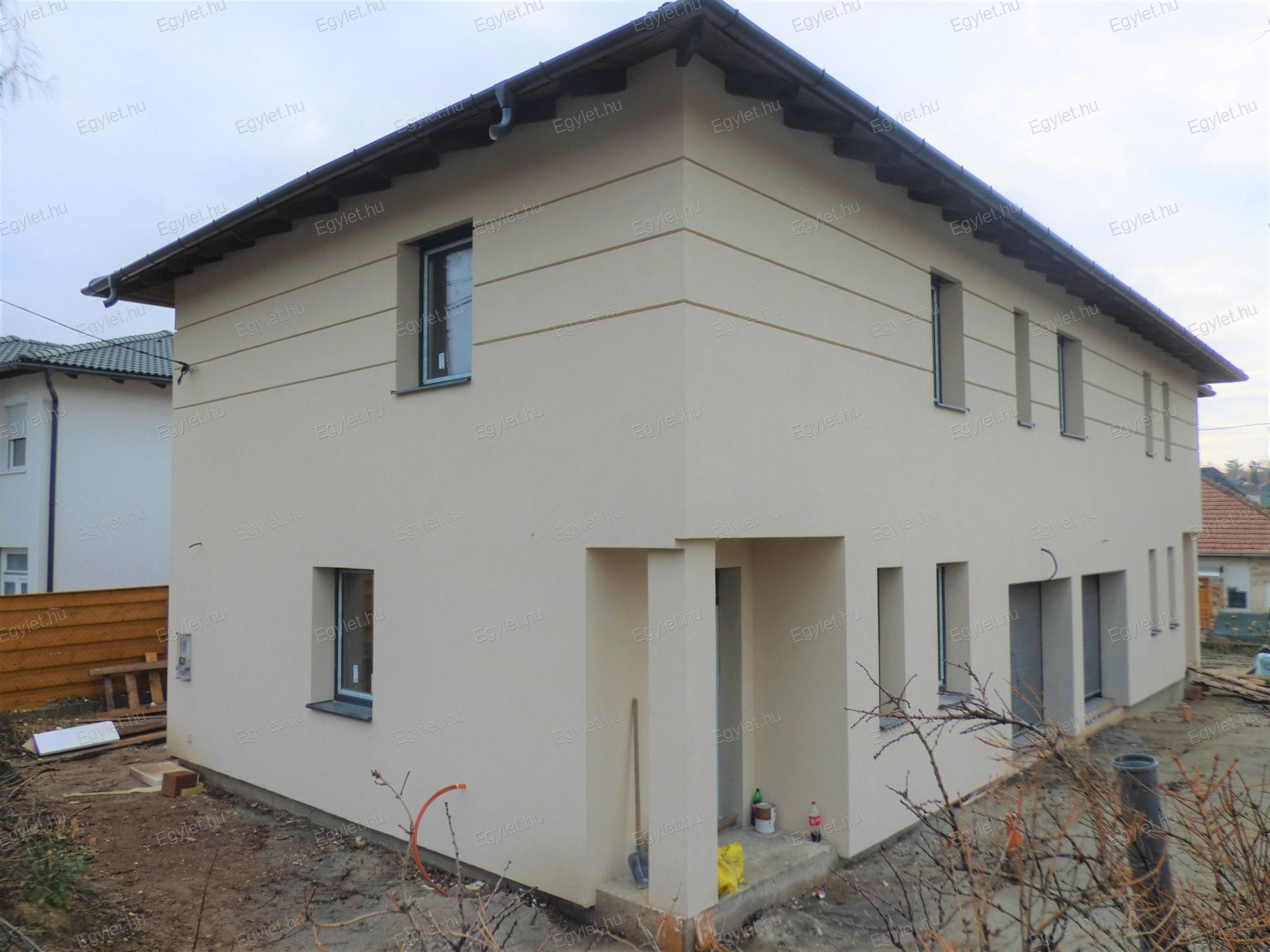 Budapest Eladó  Családi ház  Budapest Eladó  Családi ház  