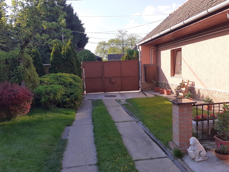 Budapest Eladó  Családi ház  Budapest Eladó  Családi ház  