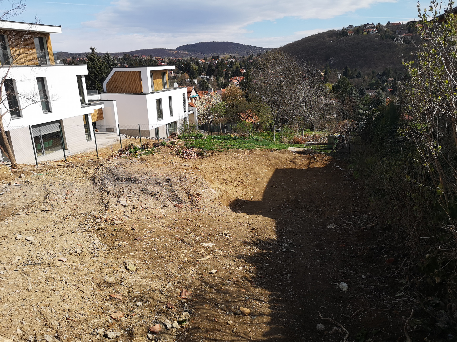 Budapest Eladó  Telek/földterület  Budapest Eladó  Telek/földterület  