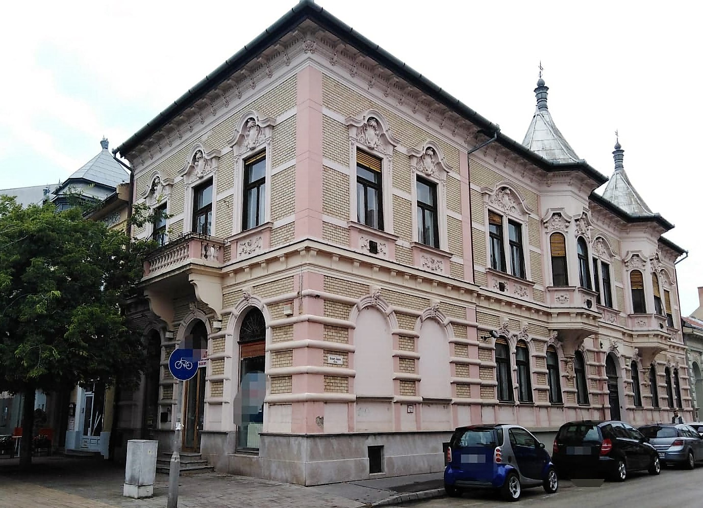 Eladó  Iroda/üzlethelység Szolnok  179 000 000 , # 1379