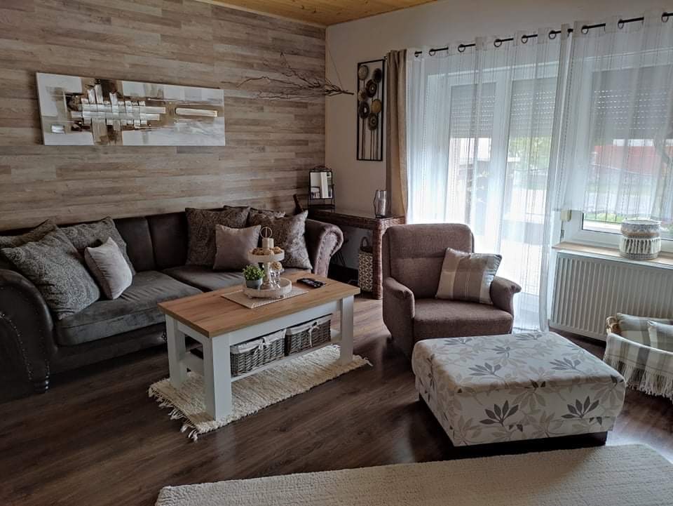 Hegyeshalom Eladó  Családi ház  Hegyeshalom Eladó  Családi ház Győr-Moson-Sopron megye 