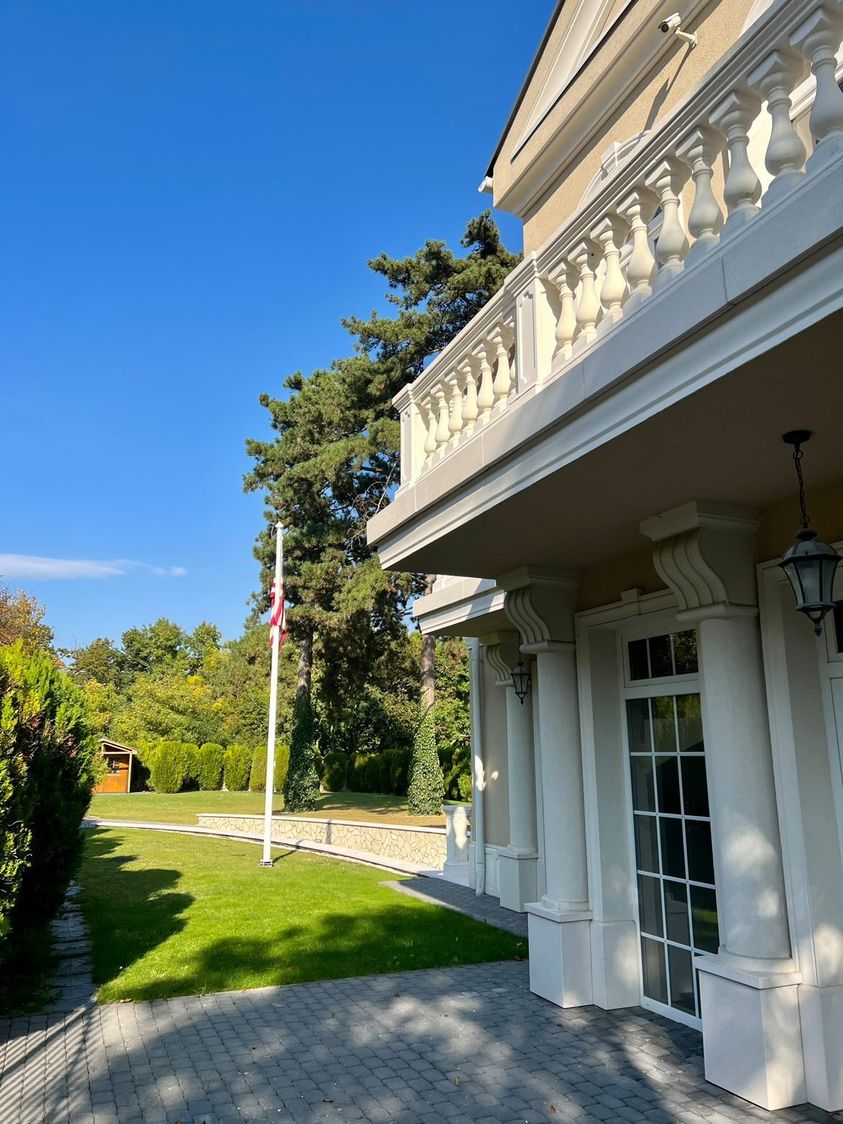 Budapest Eladó  Családi ház  Budapest Eladó  Családi ház  