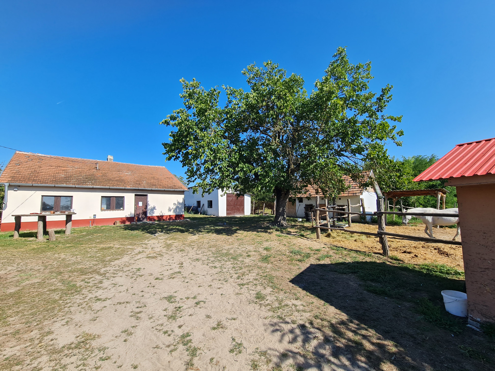 Kecskemét Eladó  Családi ház  Kecskemét Eladó  Családi ház Bács-Kiskun megye 