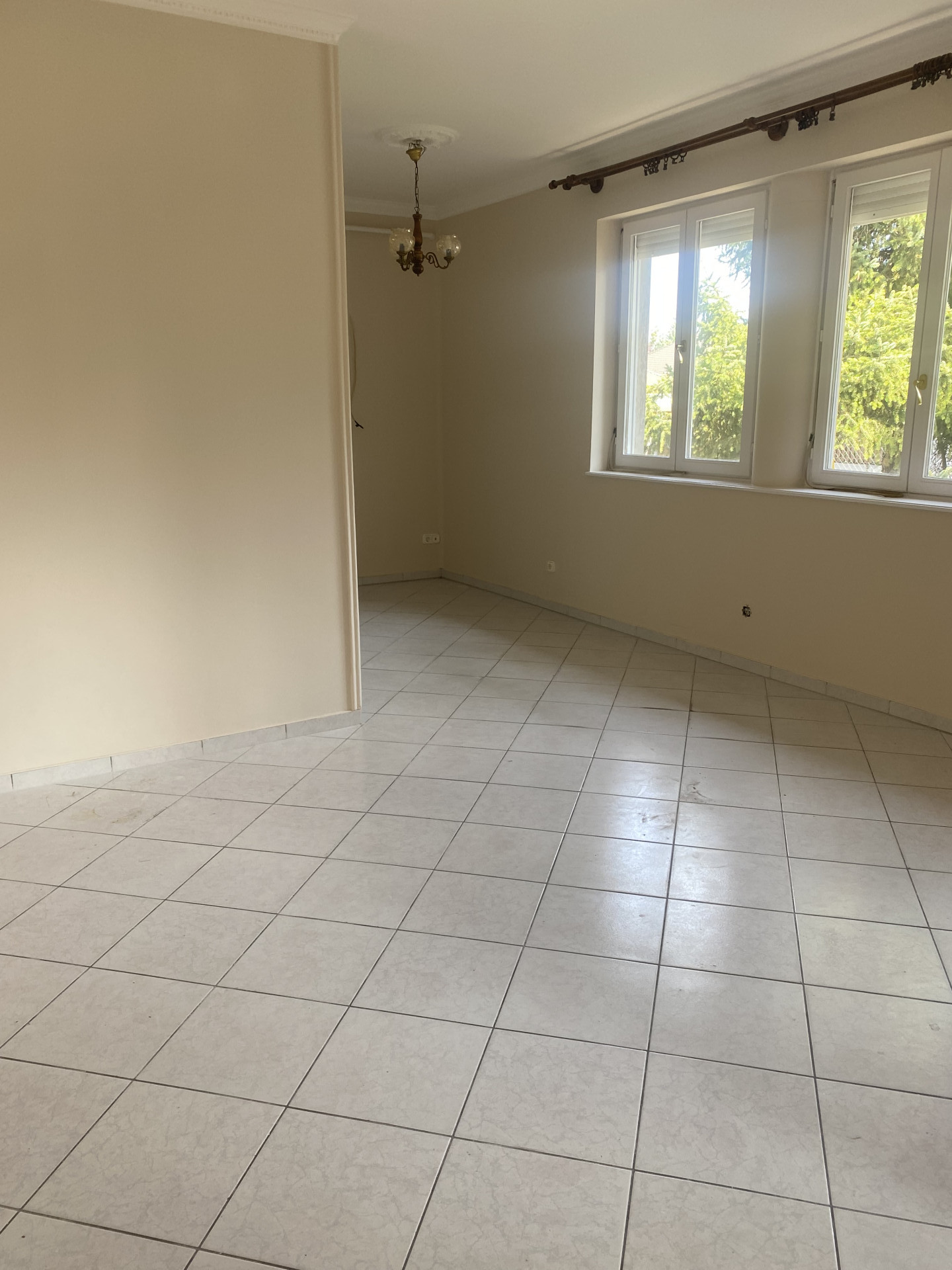 Kecskemét Eladó  Családi ház  Kecskemét Eladó  Családi ház Bács-Kiskun megye 