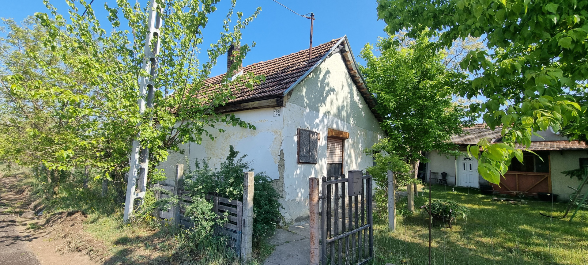 Kecskemét Eladó  Iroda/üzlethelység  Kecskemét Eladó  Iroda/üzlethelység Bács-Kiskun megye 