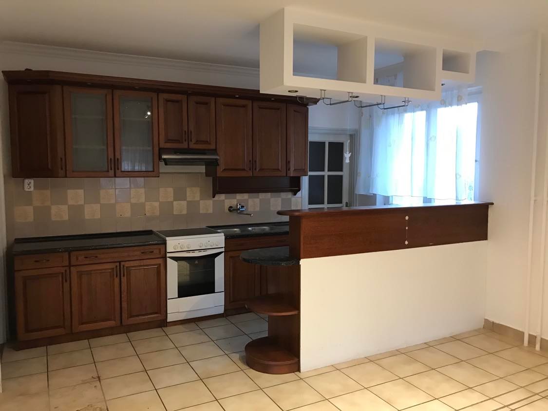 Kecskemét Eladó  Családi ház  Kecskemét Eladó  Családi ház Bács-Kiskun megye 