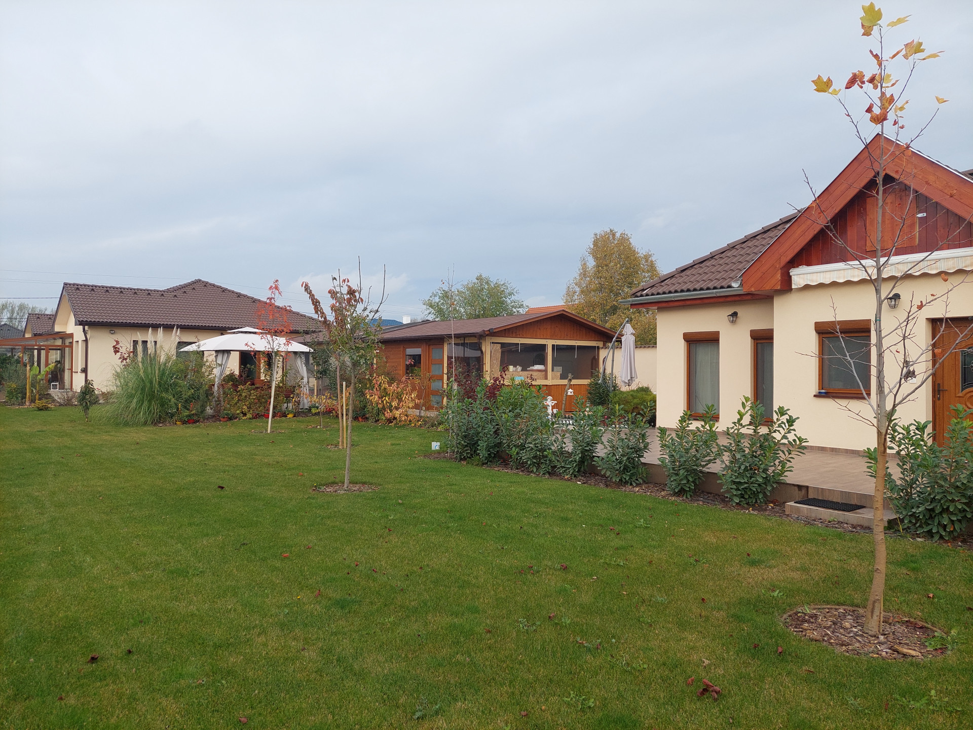 Kecskemét Eladó  Családi ház  Kecskemét Eladó  Családi ház Bács-Kiskun megye 