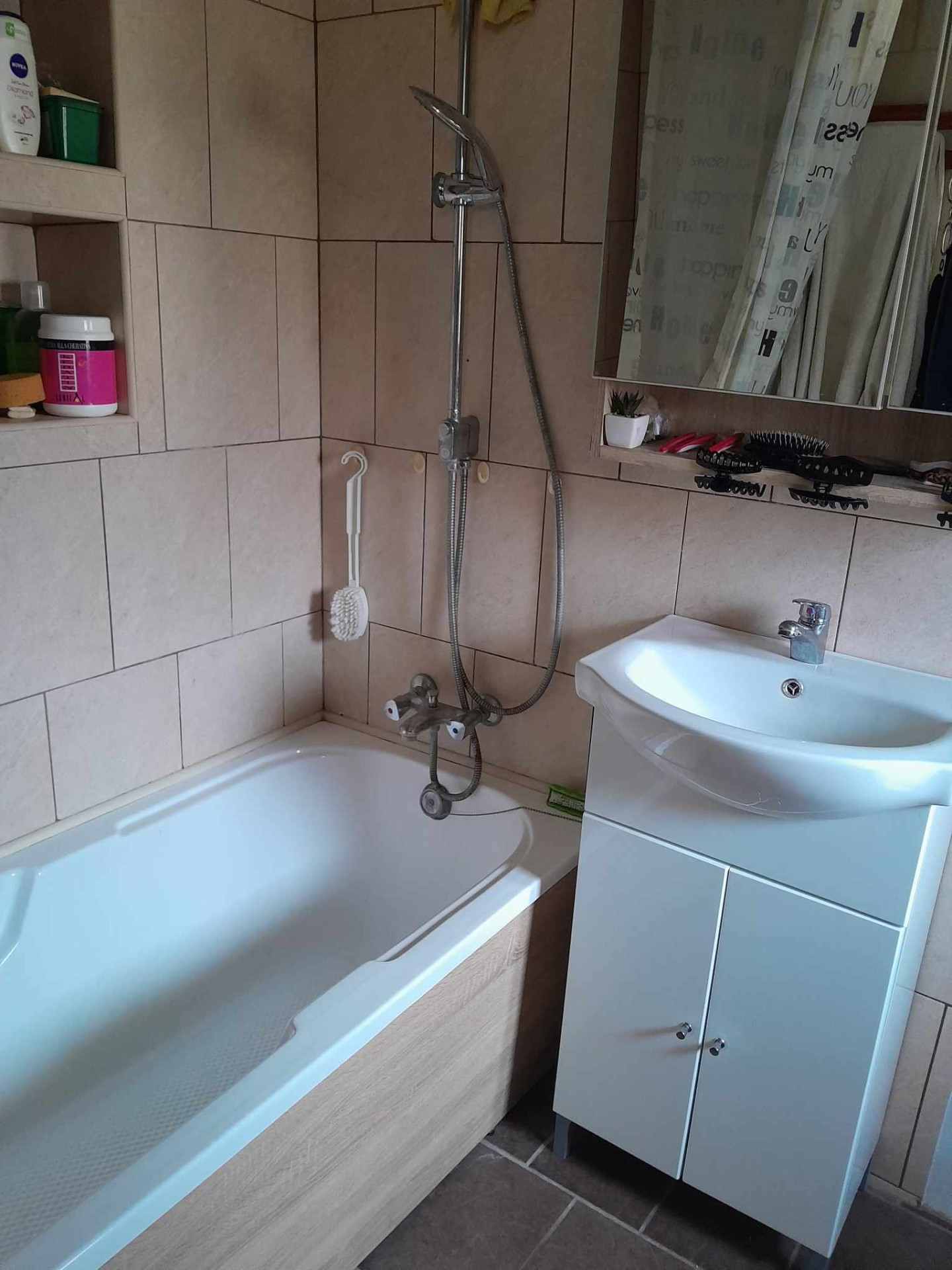 Kecskemét Eladó  Családi ház  Kecskemét Eladó  Családi ház Bács-Kiskun megye 