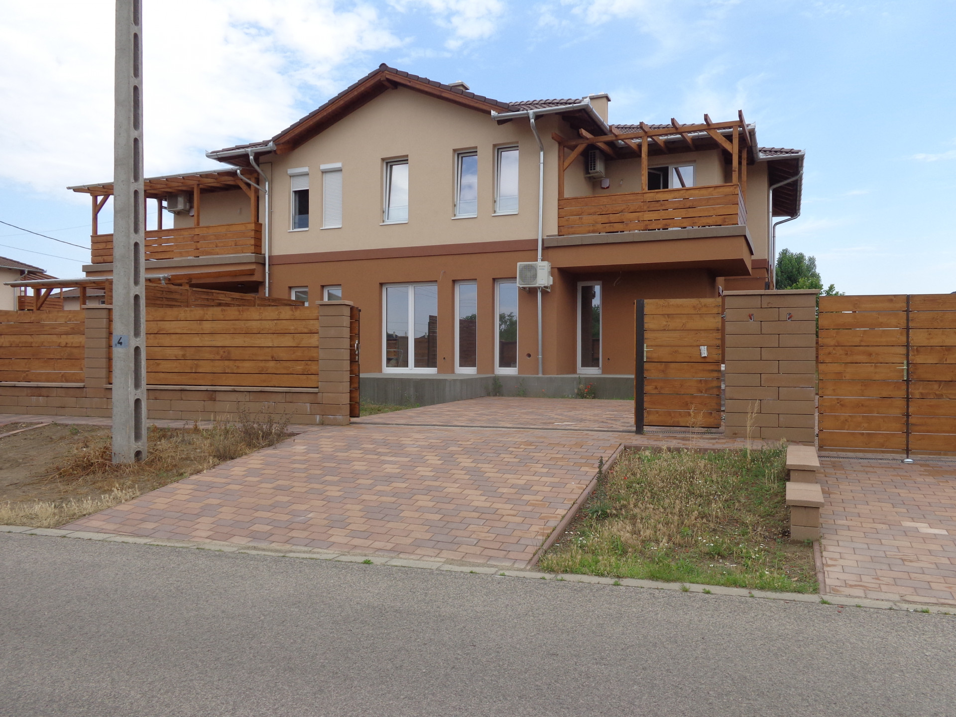 Dunaharaszti Eladó  Családi ház  Dunaharaszti Eladó  Családi ház Pest megye 