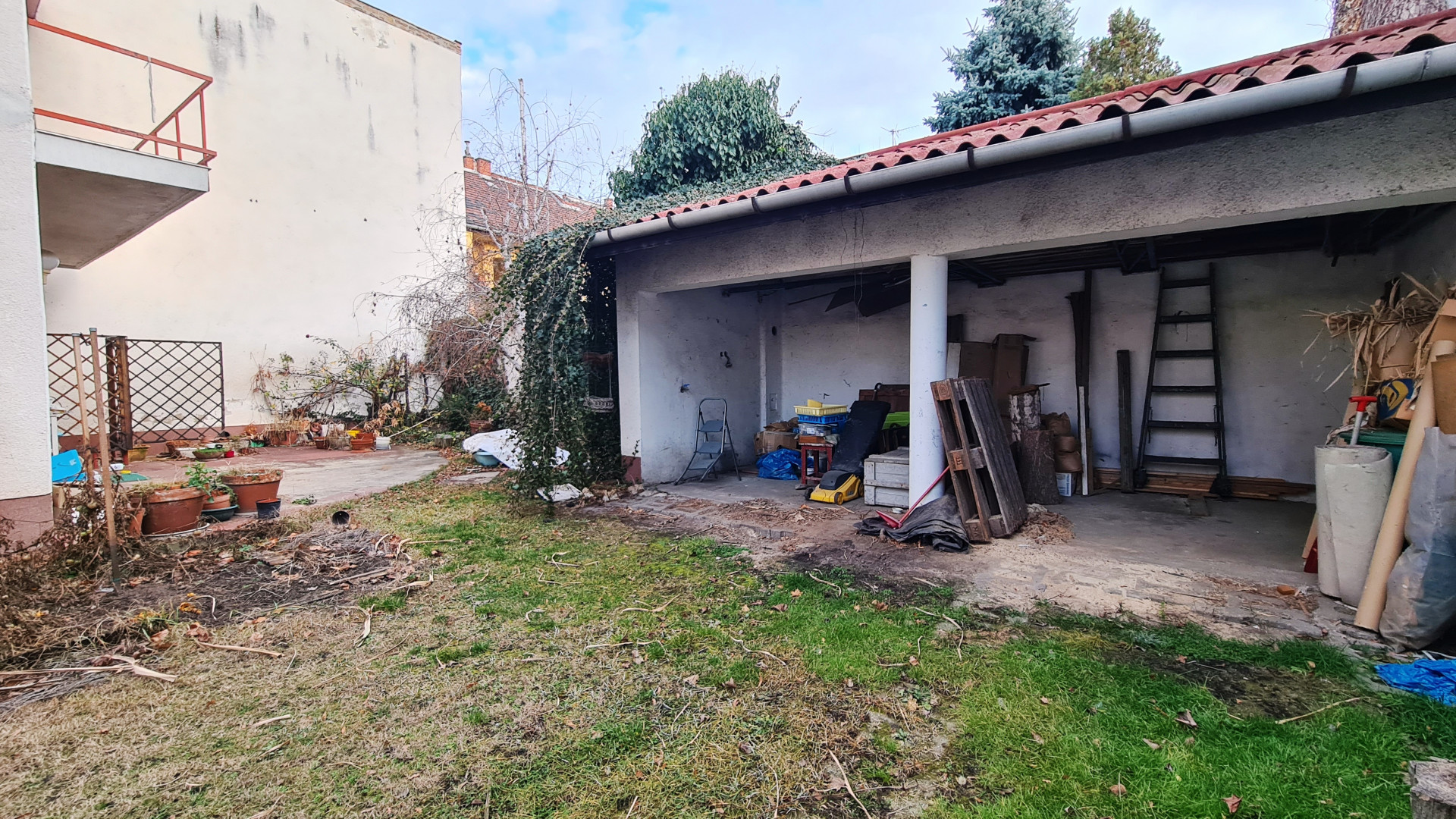 Budapest Eladó  Családi ház  Budapest Eladó  Családi ház  