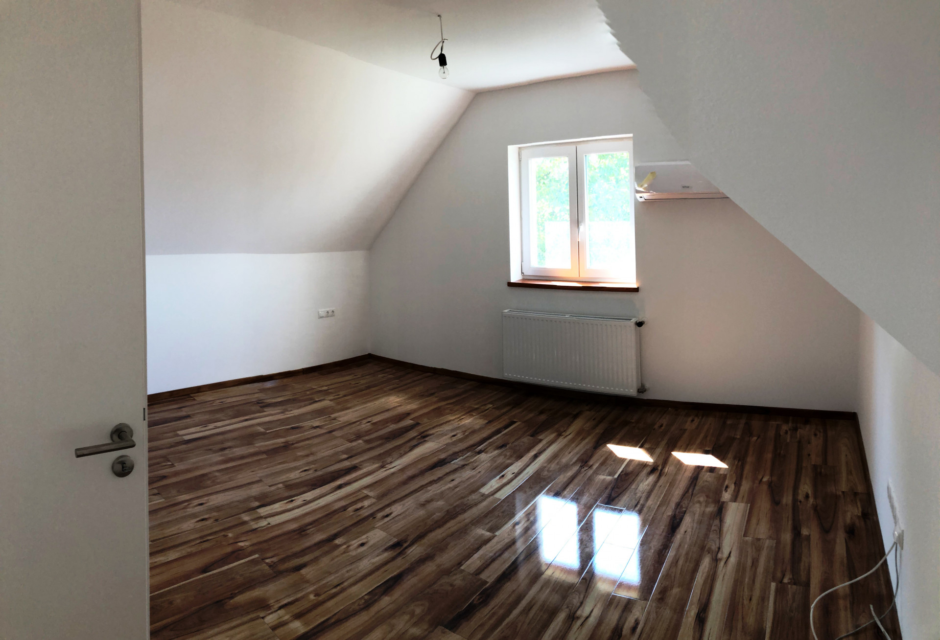 Budapest Eladó  Családi ház  Budapest Eladó  Családi ház  