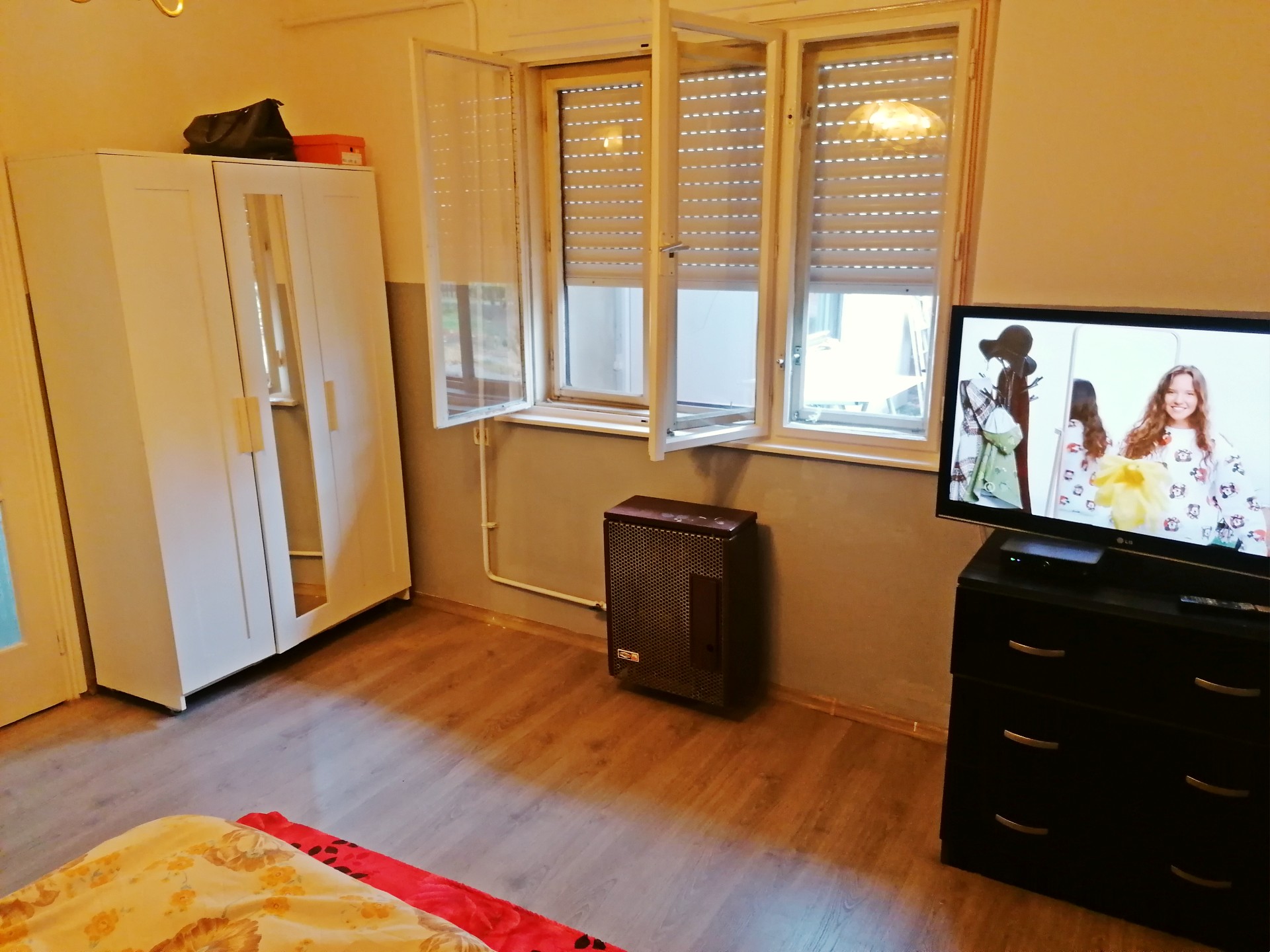 Budapest Eladó  Családi ház  Budapest Eladó  Családi ház  