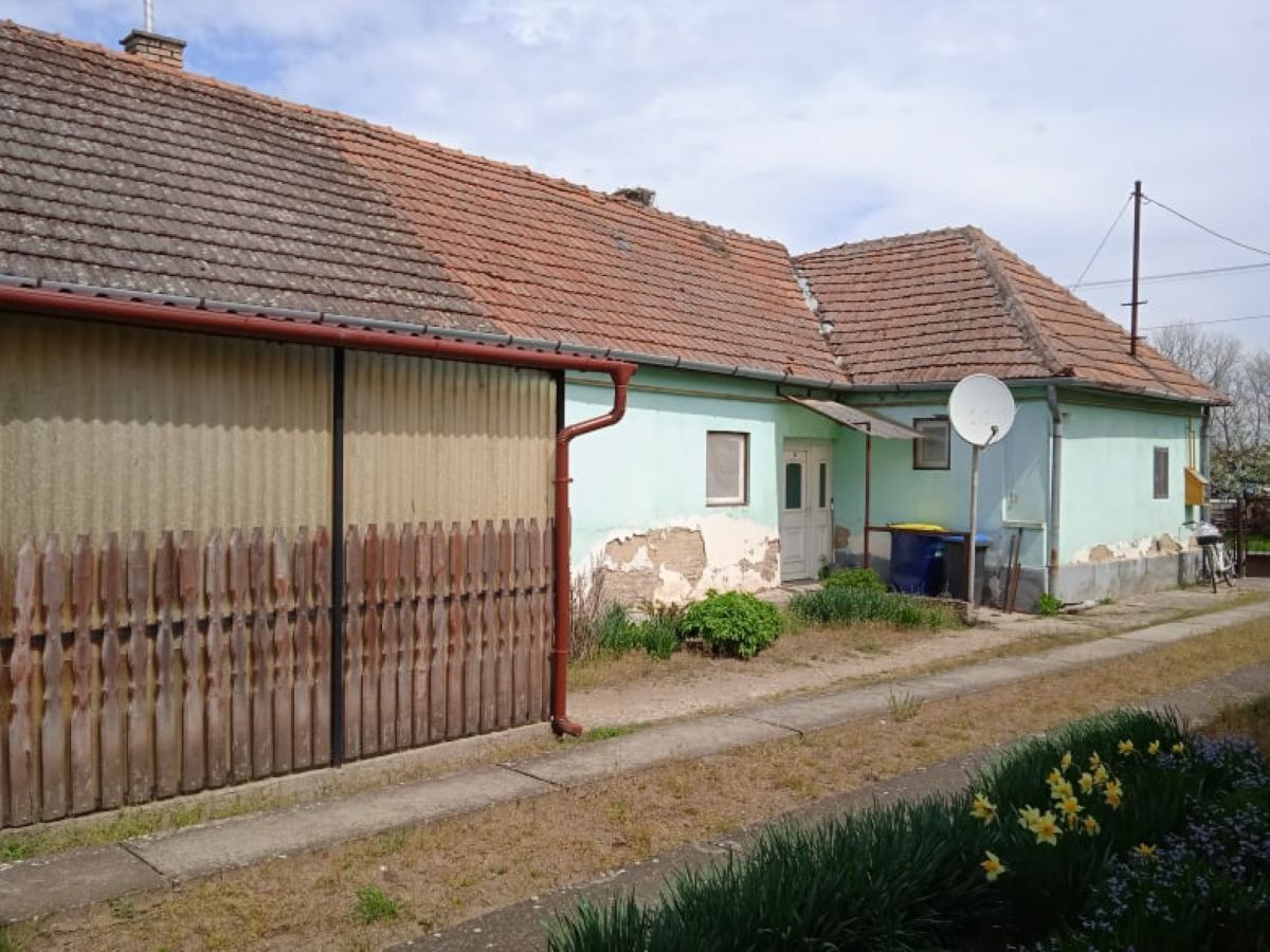 Demecser Eladó Családi ház 