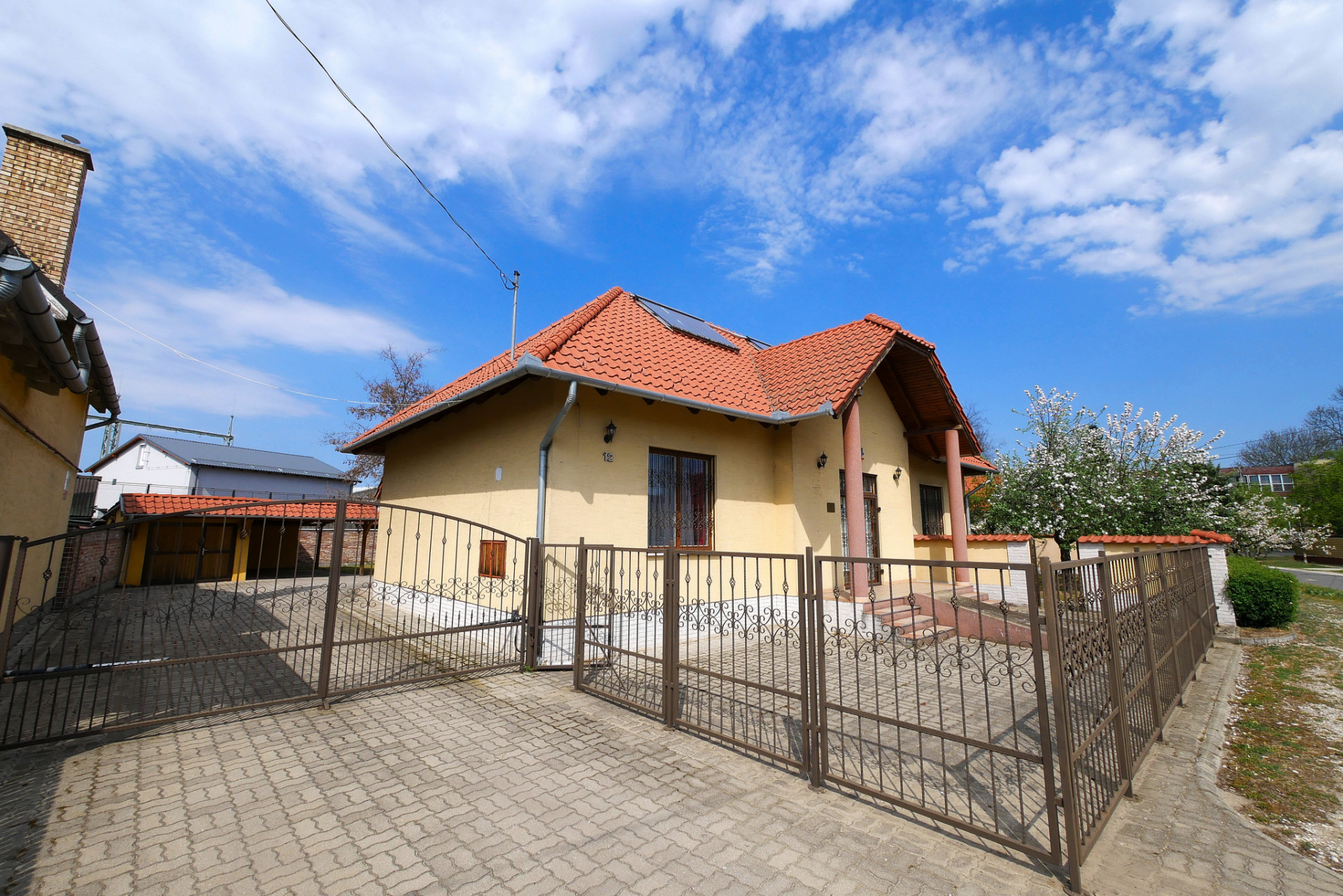 Debrecen Eladó  Családi ház  Debrecen Eladó  Családi ház Hajdú-Bihar megye 