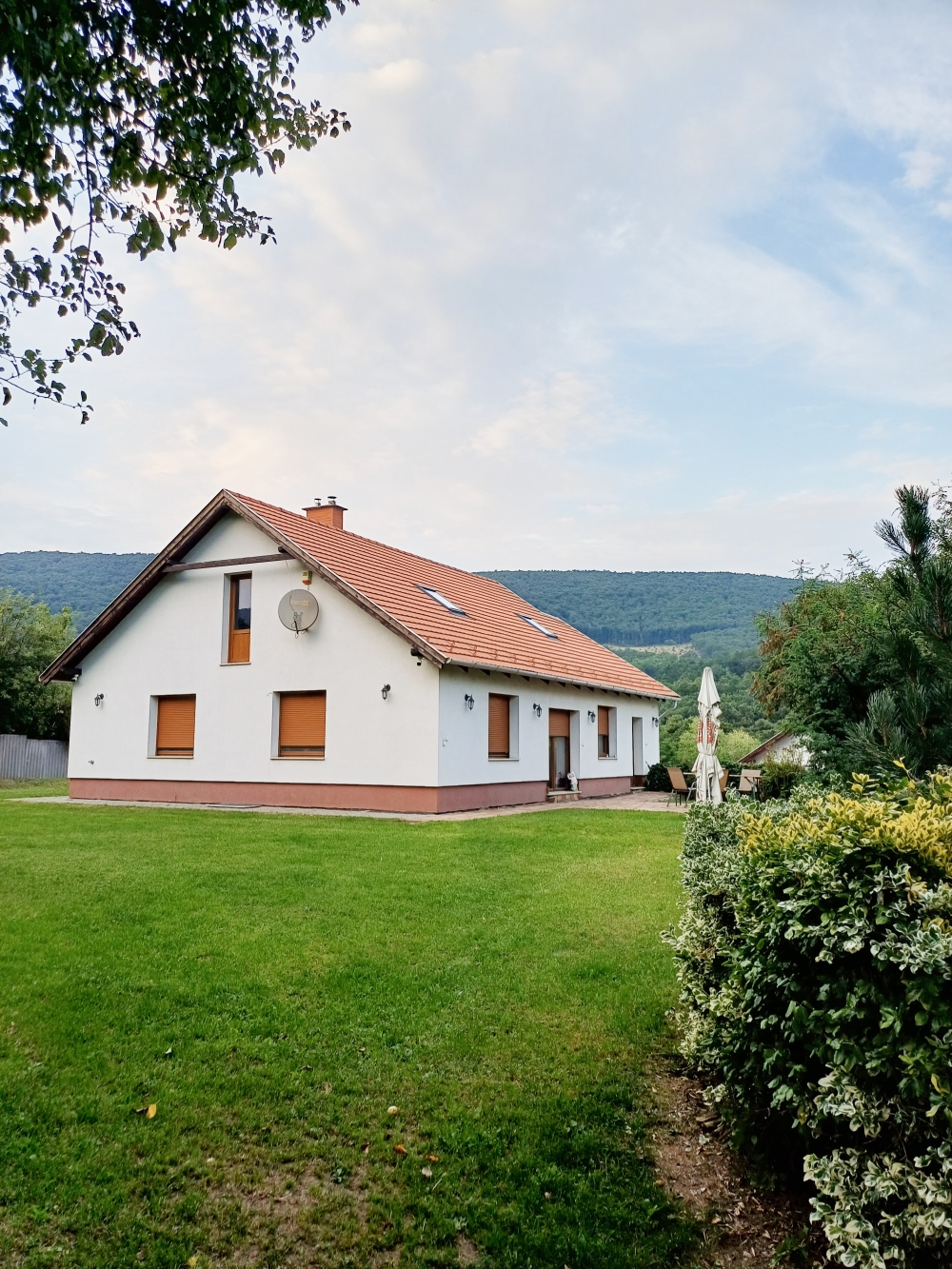 Pilisszentkereszt Eladó  Üdülő/nyaraló  Pilisszentkereszt Eladó  Üdülő/nyaraló Pest megye 