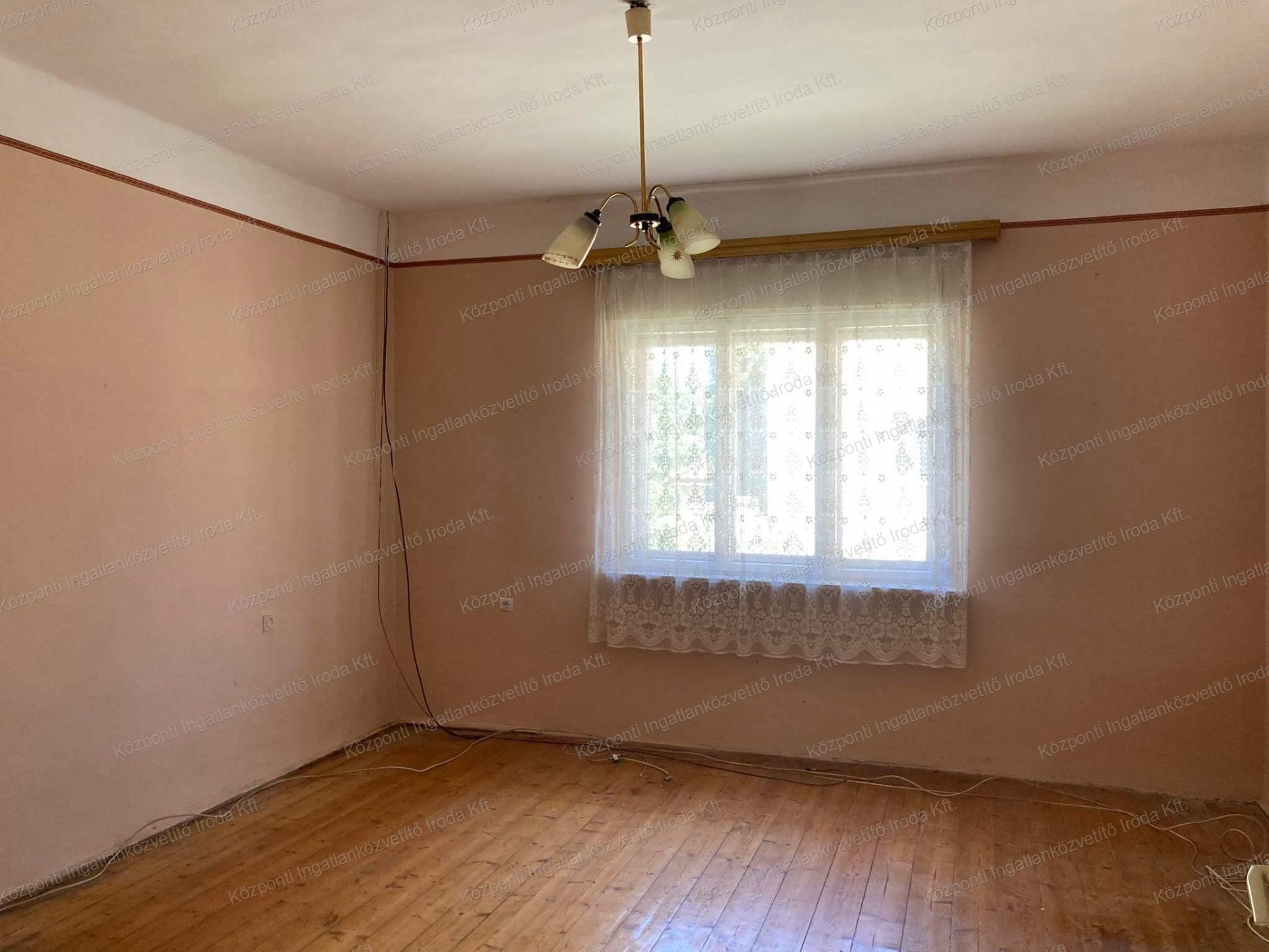 Tatabánya Eladó  Családi ház  Tatabánya Eladó  Családi ház Komárom-Esztergom megye 