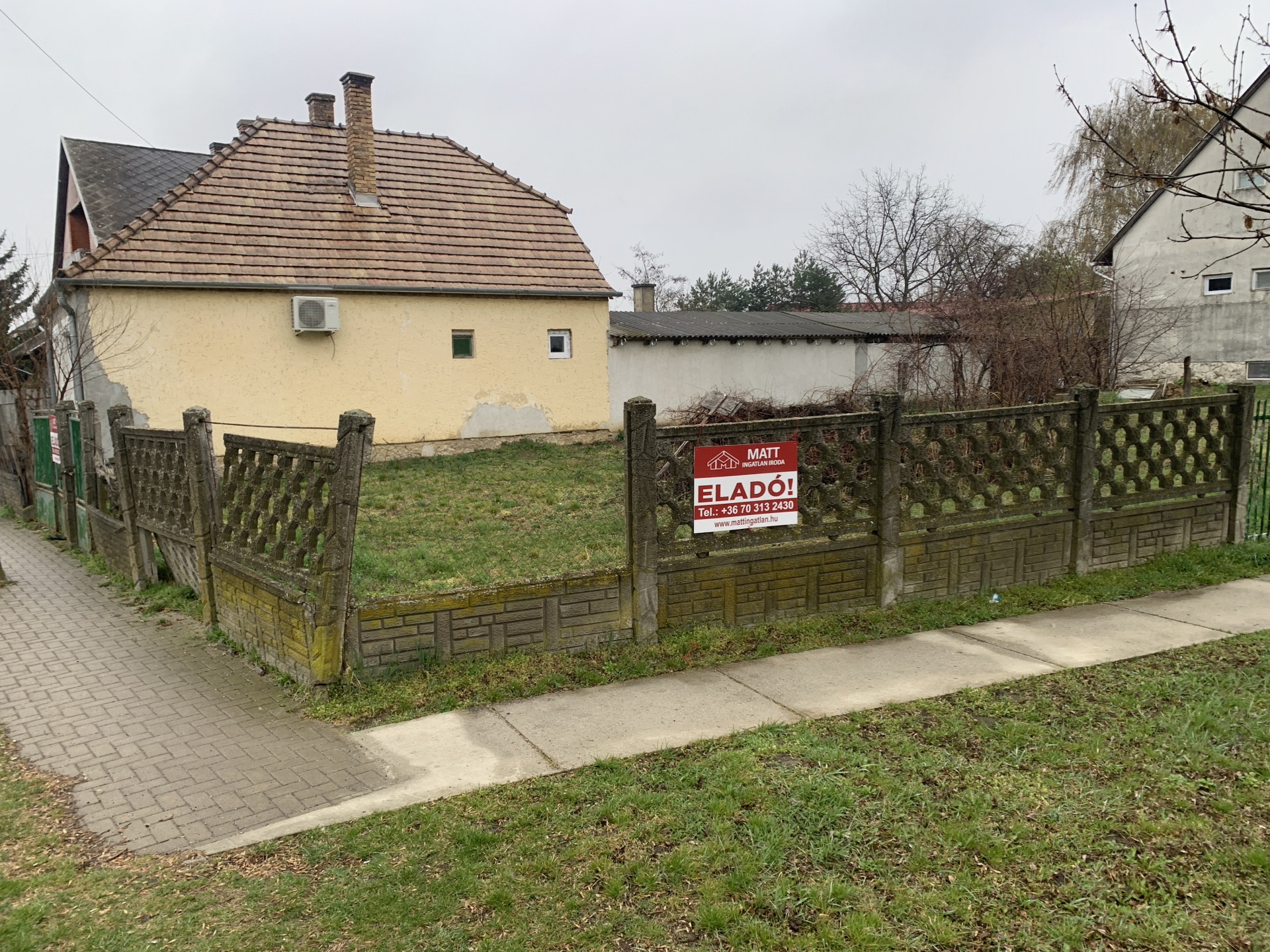 Császár Eladó  Telek/földterület  Császár Eladó  Telek/földterület Komárom-Esztergom megye 