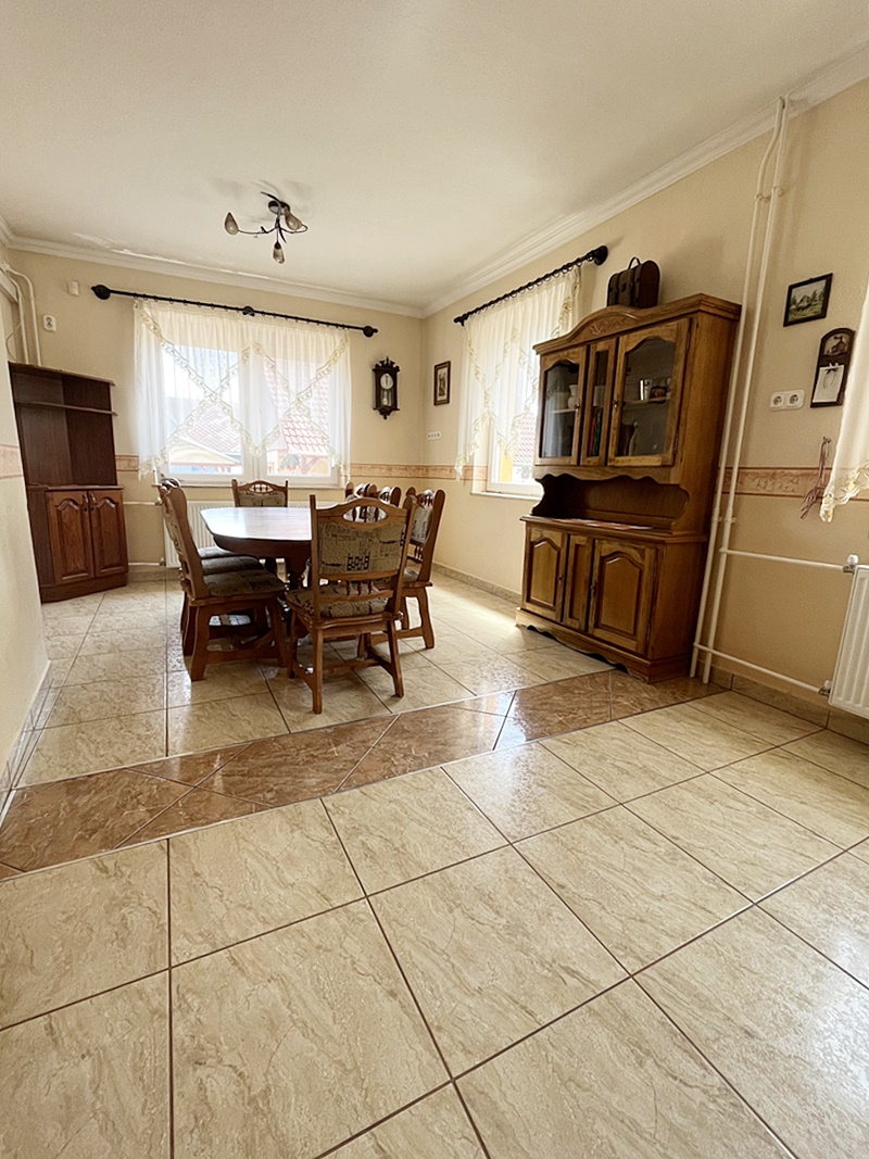 Komárom Eladó  Családi ház  Komárom Eladó  Családi ház Komárom-Esztergom megye 